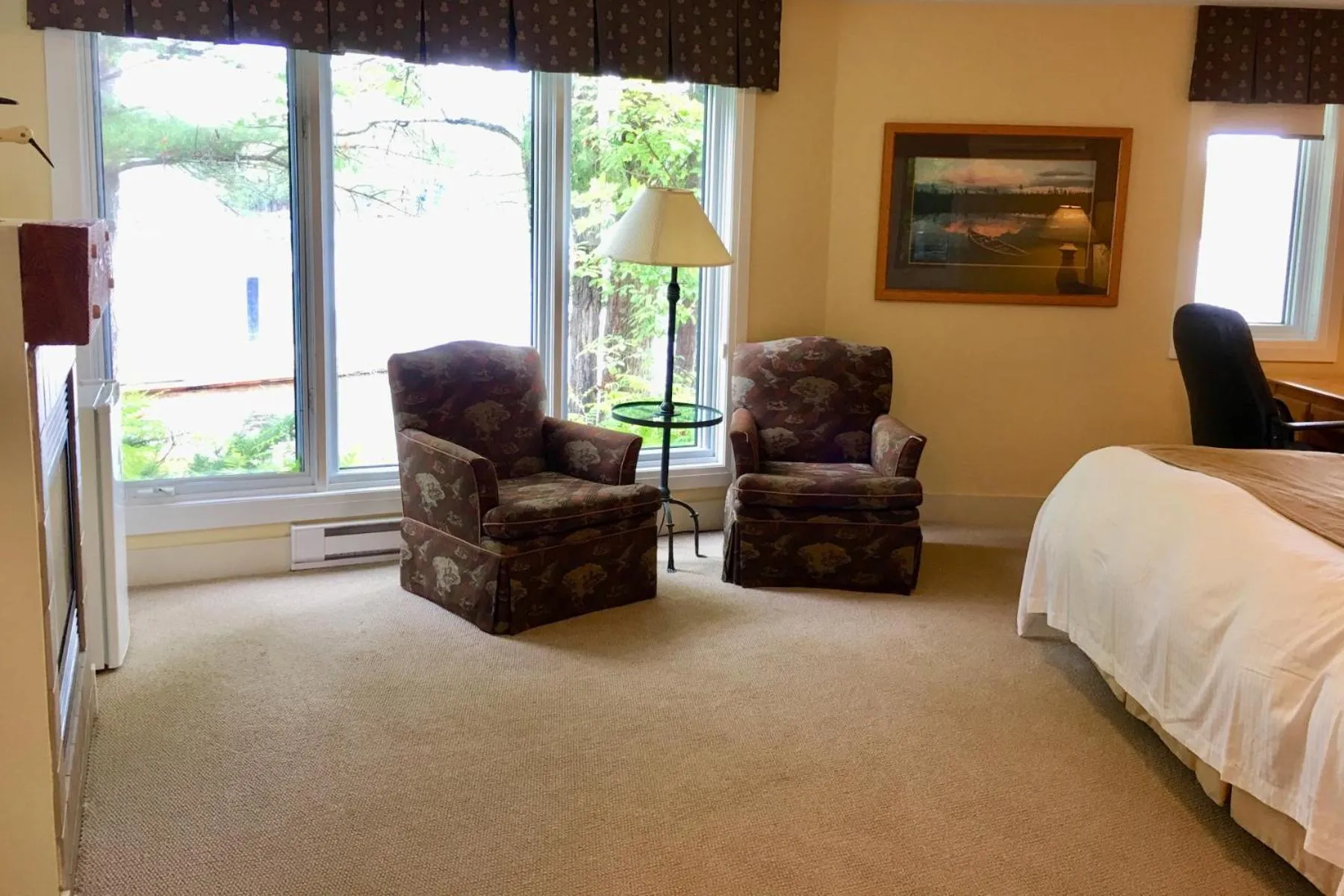 Seating area in Sherwood Inn