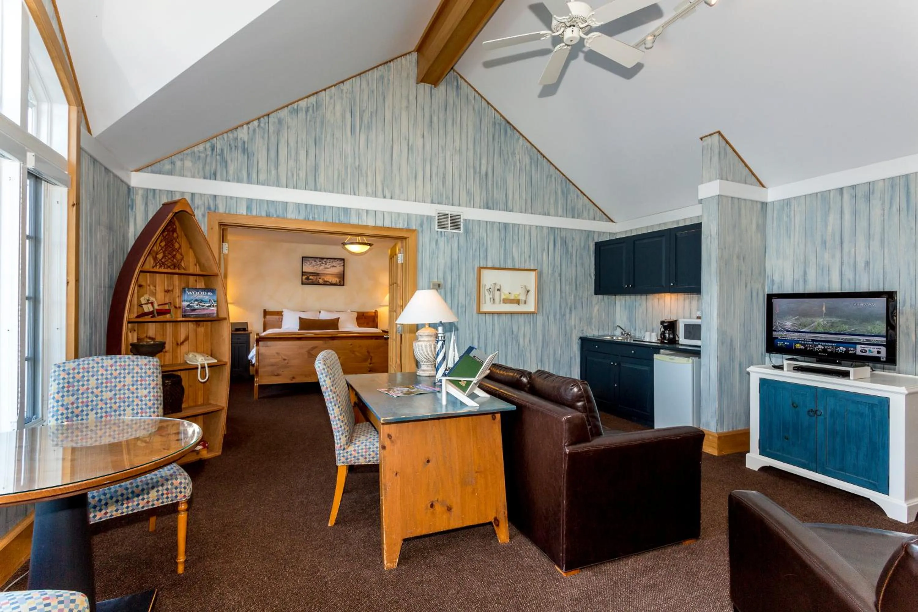 Living room in Sherwood Inn