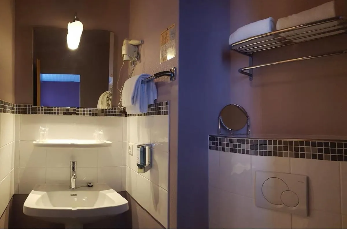 Brit Hotel Le Surcouf