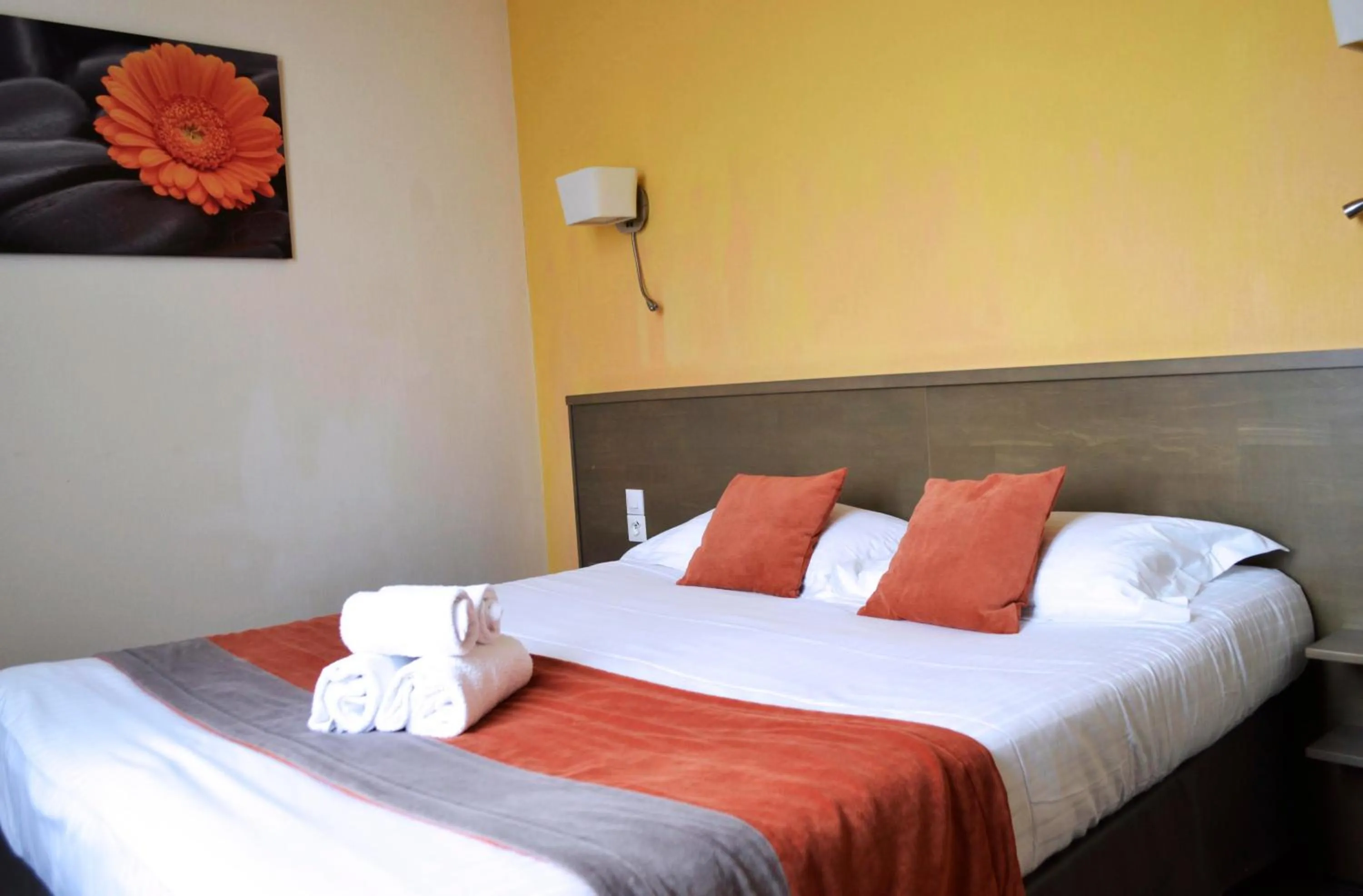 Bed in Brit Hotel Le Surcouf