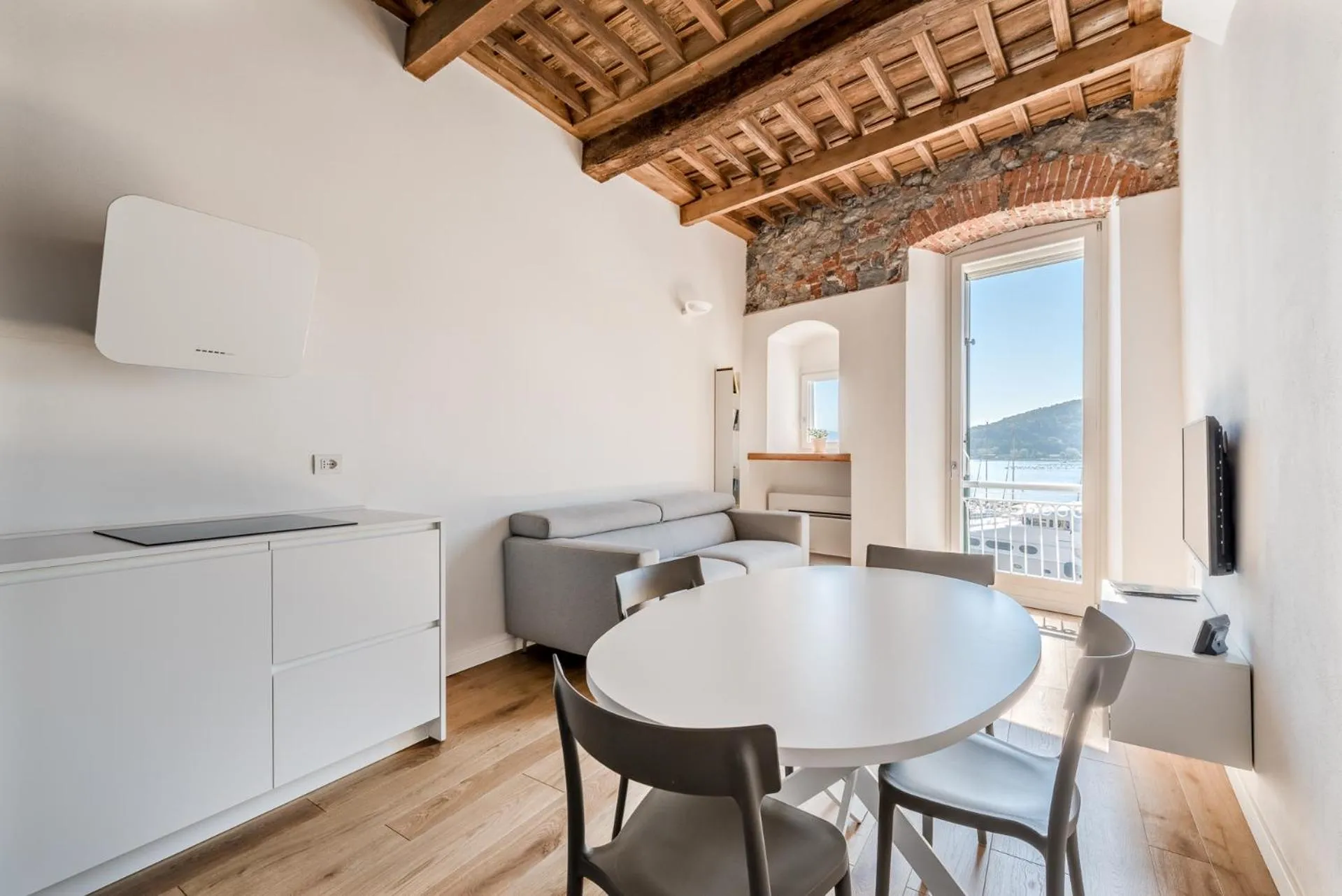 Dining area in Casa Giorgetti