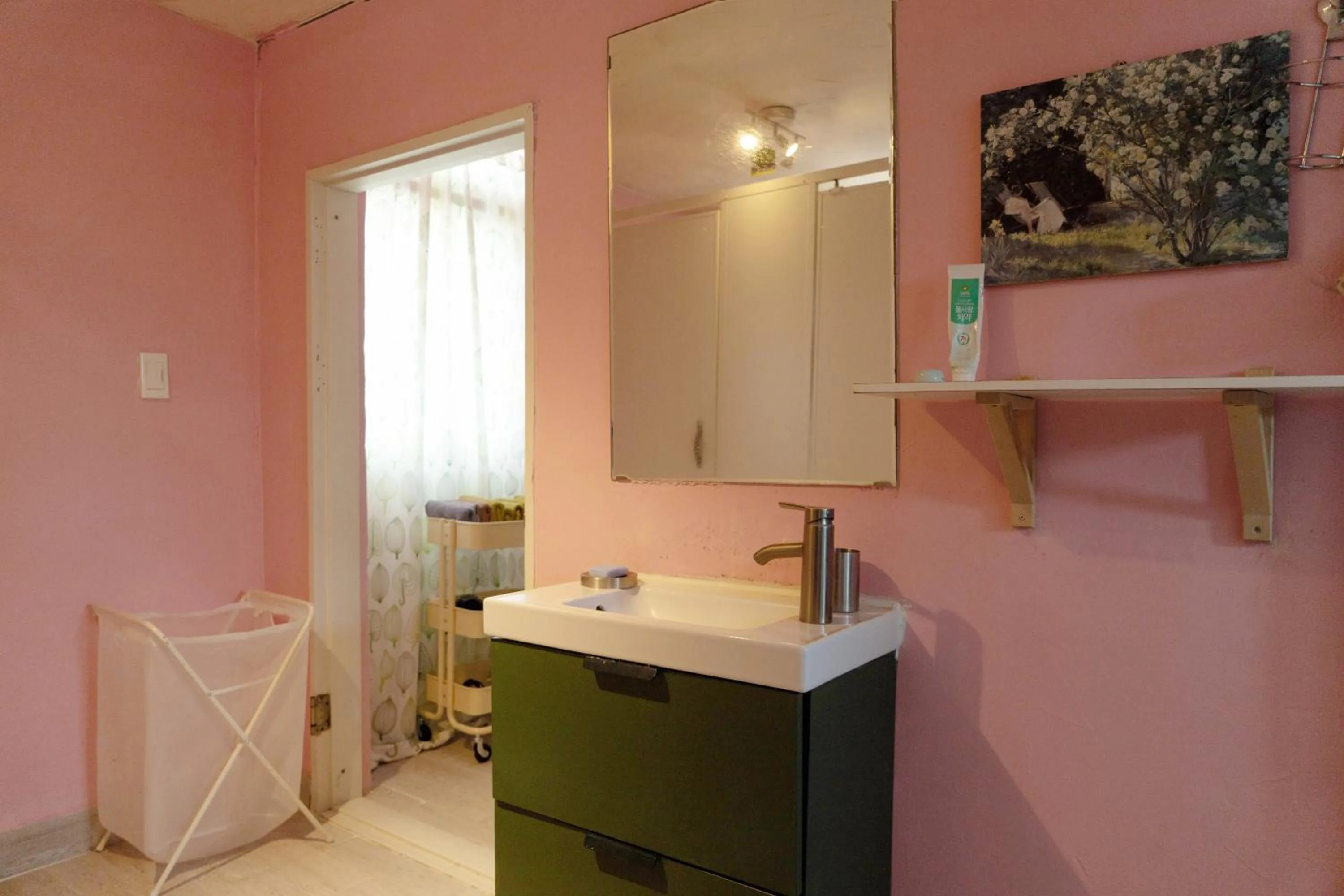 Bed in Female Dormitory Room in Hello Project Guesthouse
