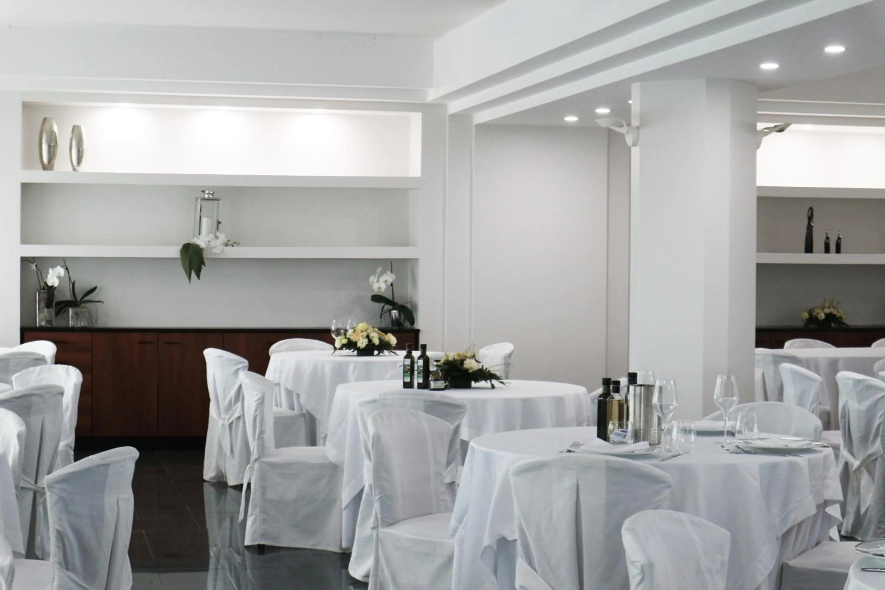 Restaurant/places to eat in HOTEL SOLARIS