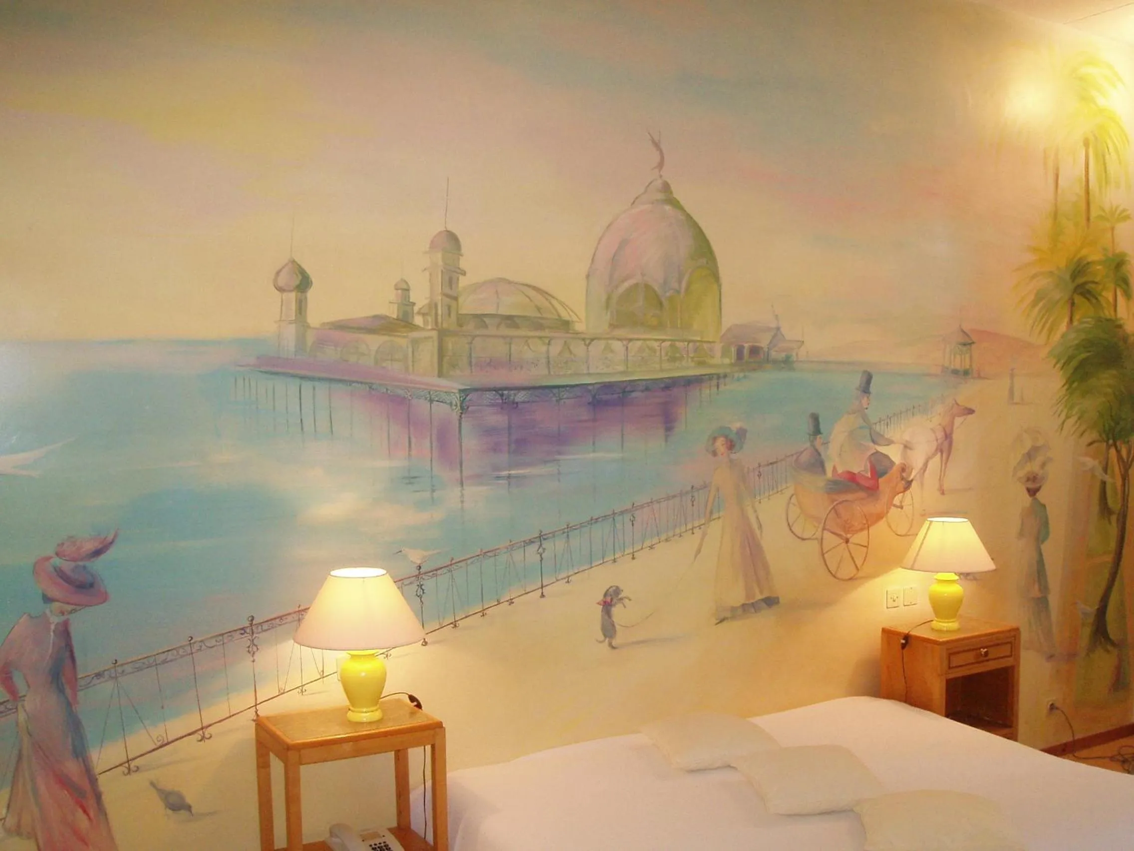 Decorative detail, Bed in Le Windsor, Jungle Art Hotel