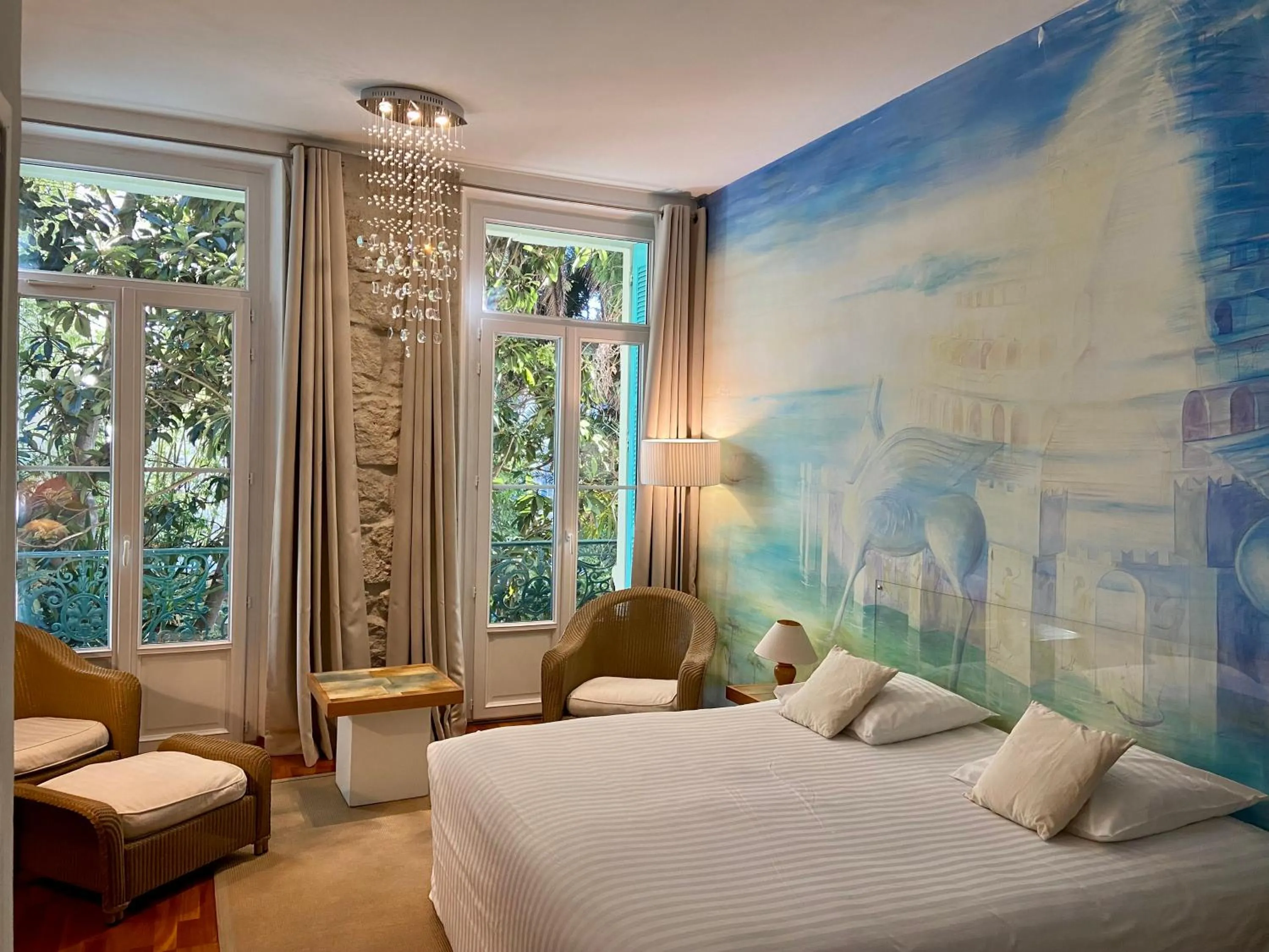 Bedroom, Bed in Le Windsor, Jungle Art Hotel