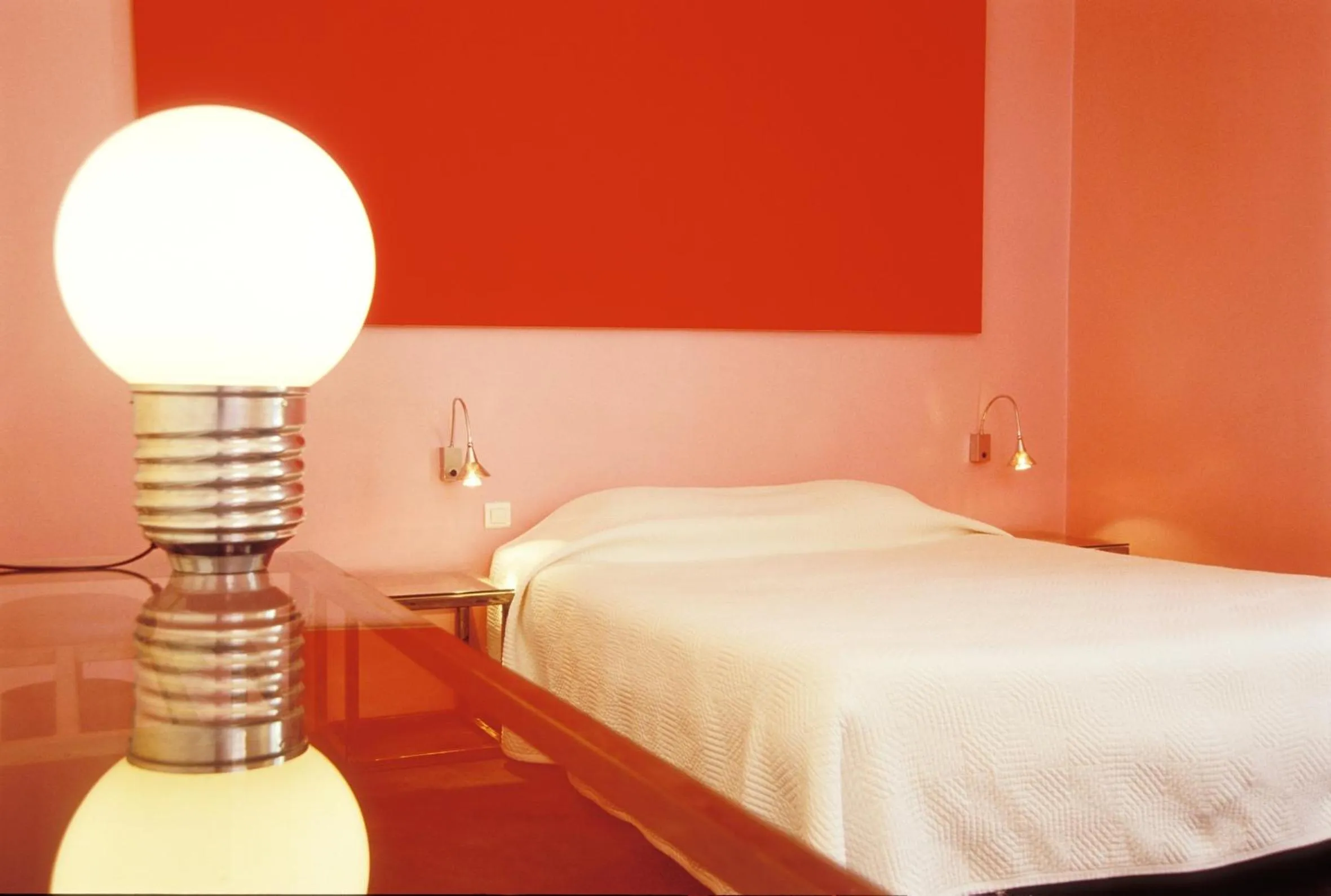 Photo of the whole room, Bed in Le Windsor, Jungle Art Hotel