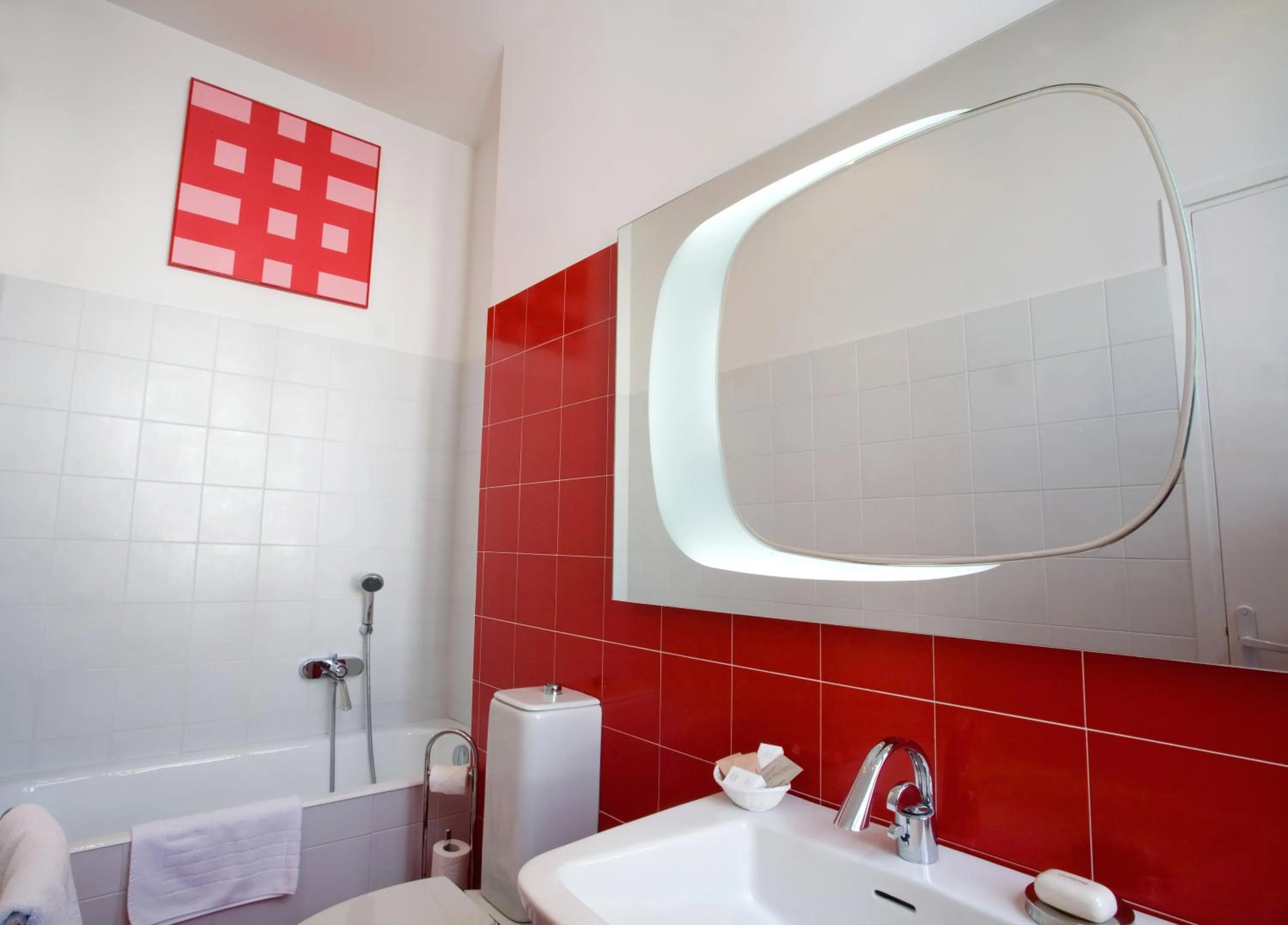 Bathroom in Le Windsor, Jungle Art Hotel