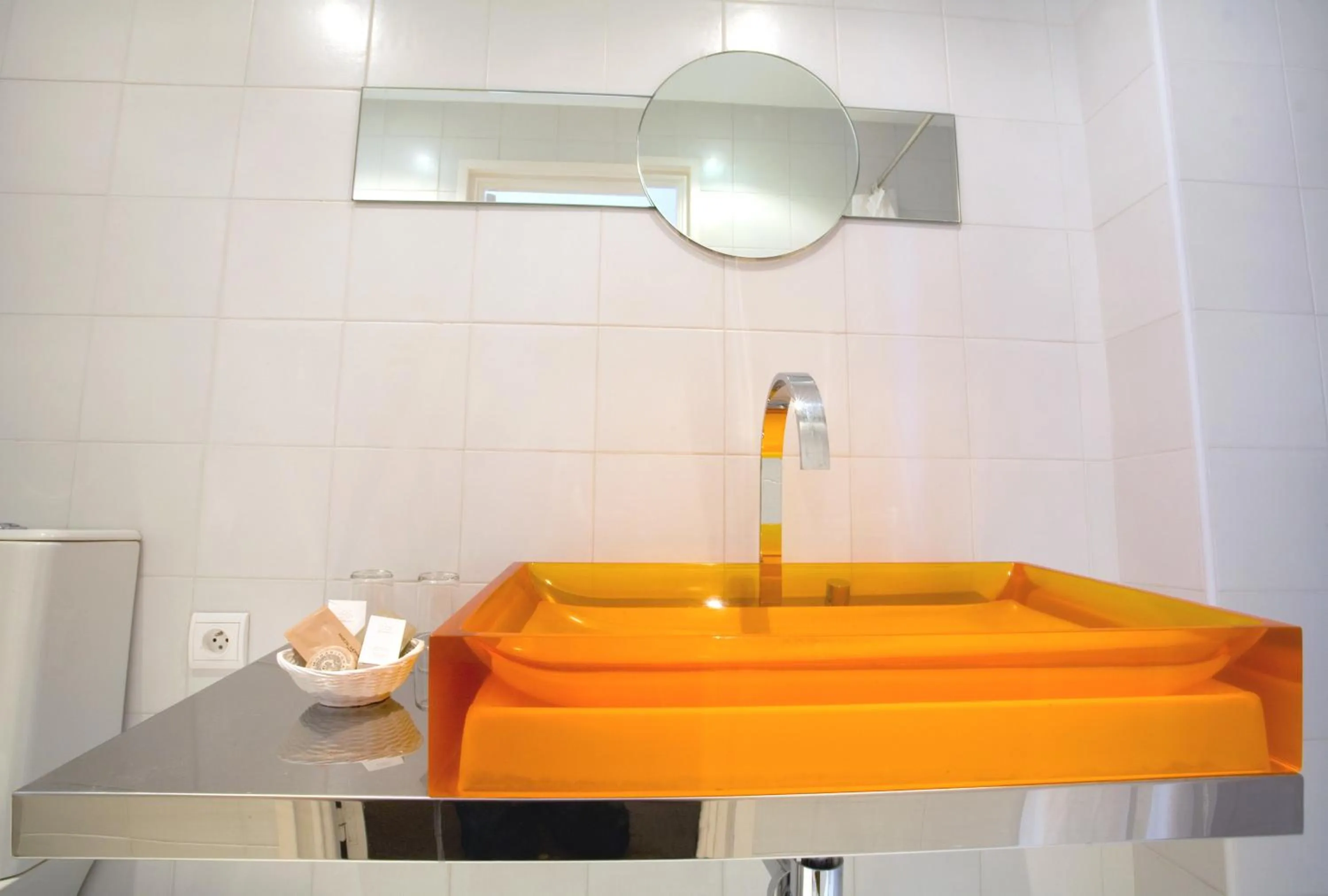 Bathroom in Le Windsor, Jungle Art Hotel