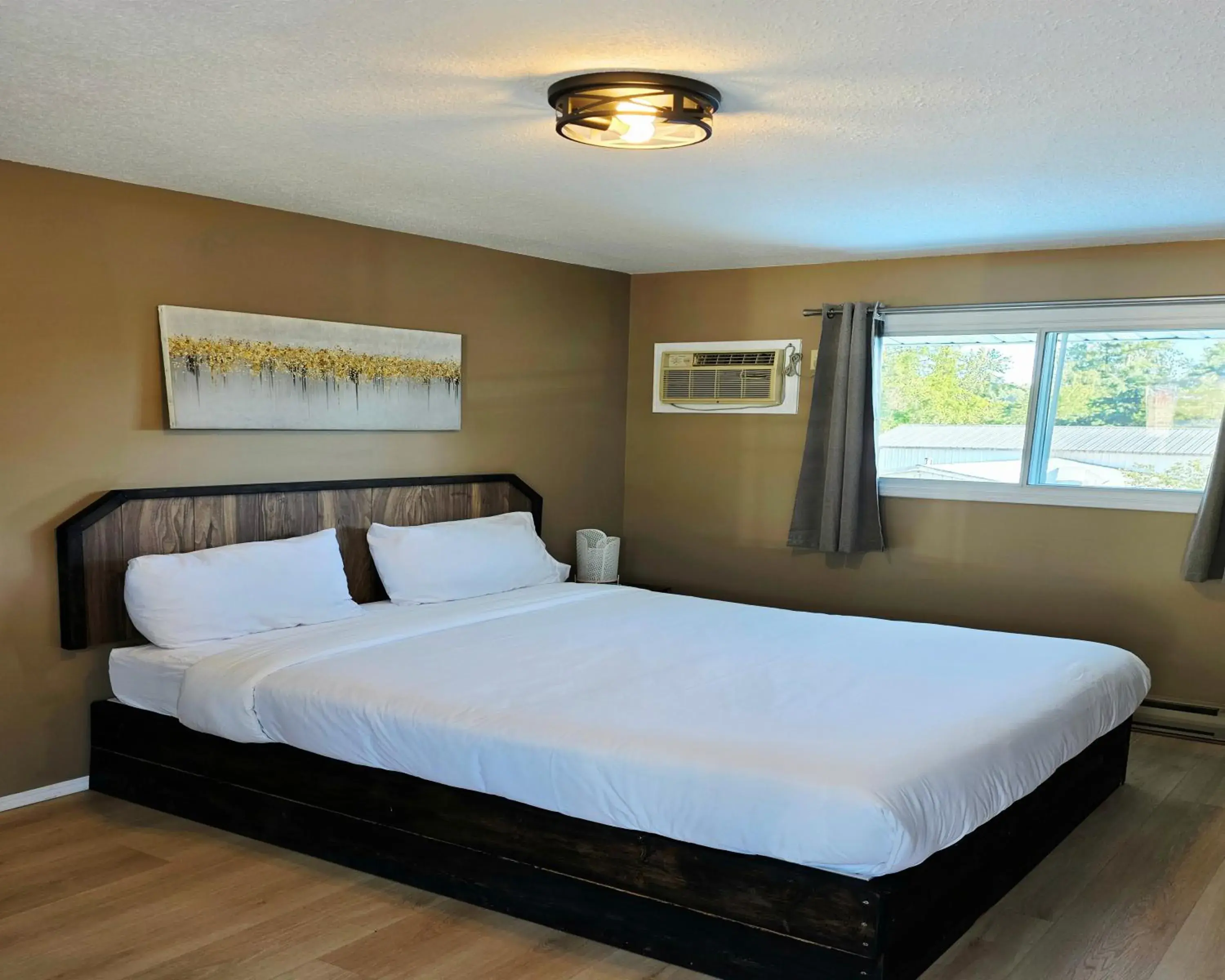 Standard Queen Room in Skimmerhorn Inn Standard Queen Room in Skimmerhorn Inn