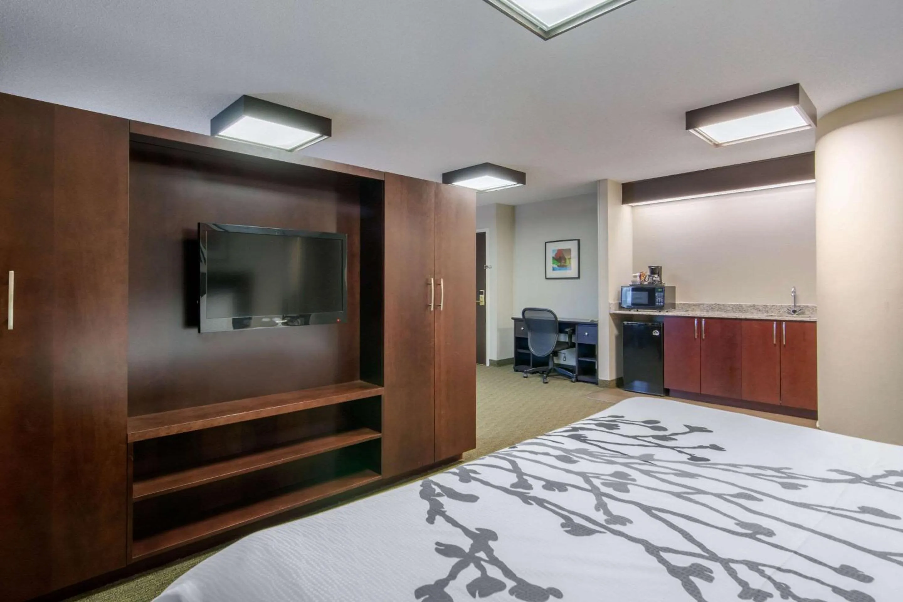 Photo of the whole room, Bed in Sleep Inn