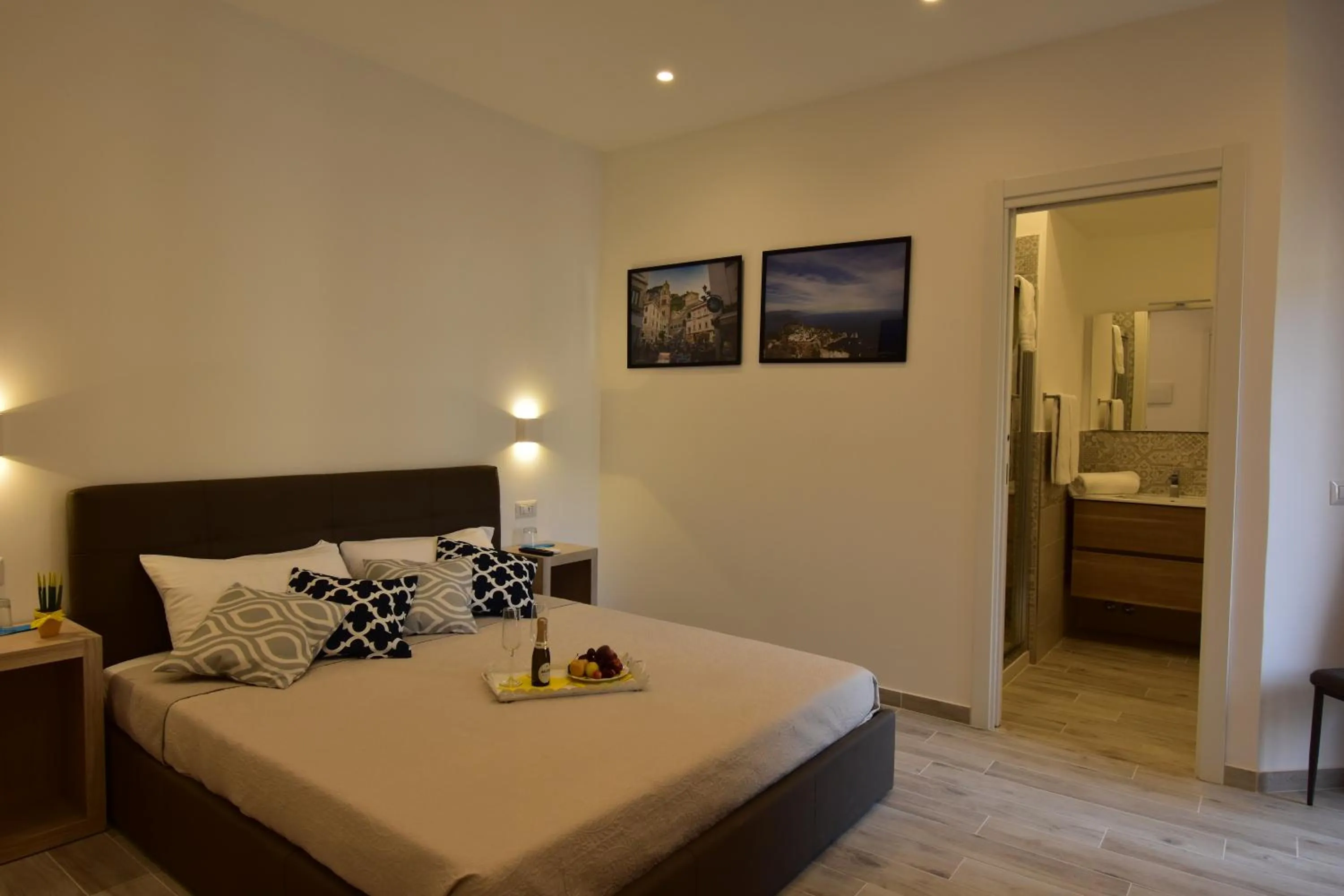 Photo of the whole room, Bed in Effe Home Sorrento