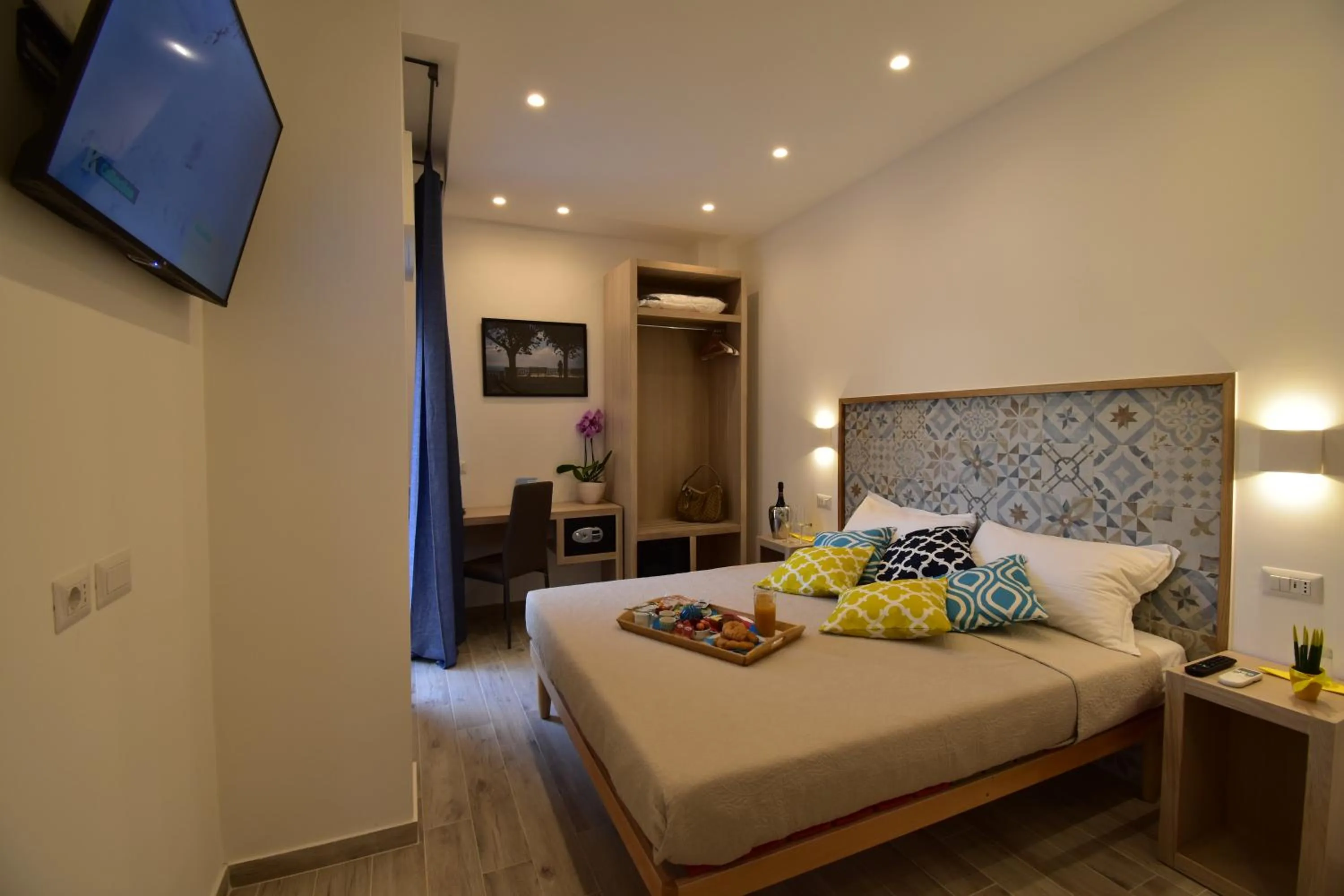 Photo of the whole room, Bed in Effe Home Sorrento