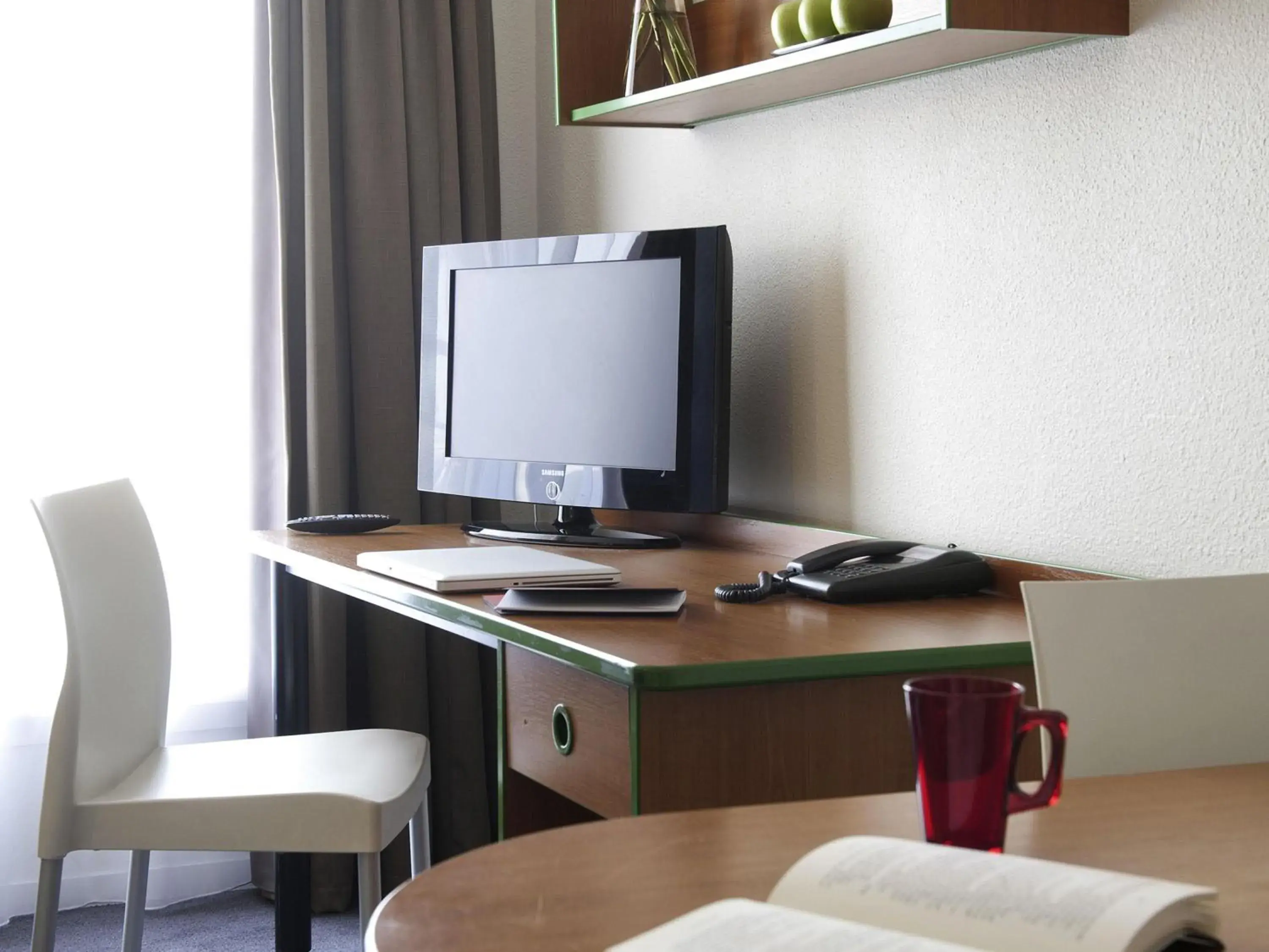 Bedroom in Aparthotel Adagio Access Bordeaux Rodesse Bedroom in Aparthotel Adagio Access Bordeaux Rodesse