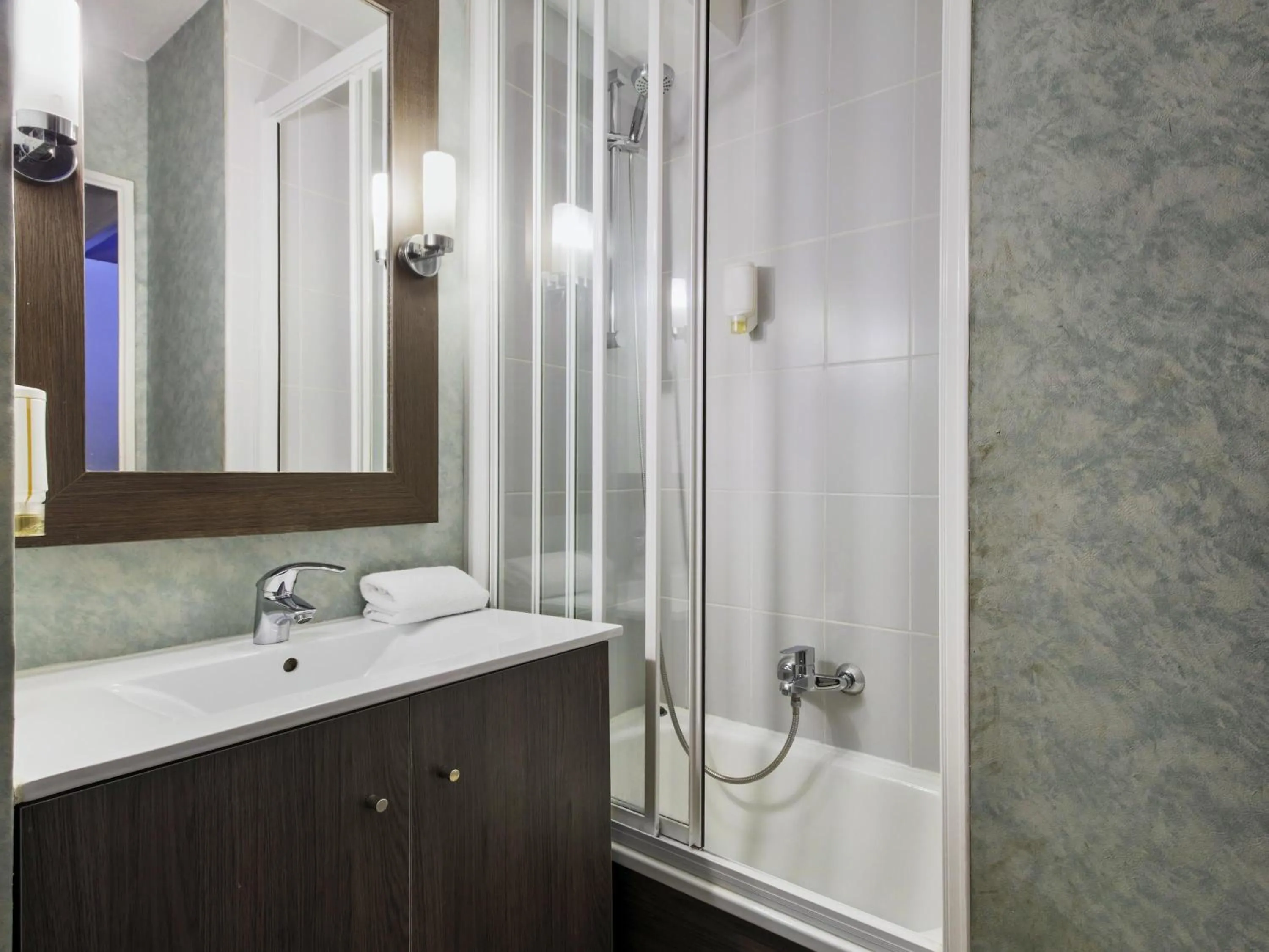 Bedroom in Aparthotel Adagio Access Bordeaux Rodesse