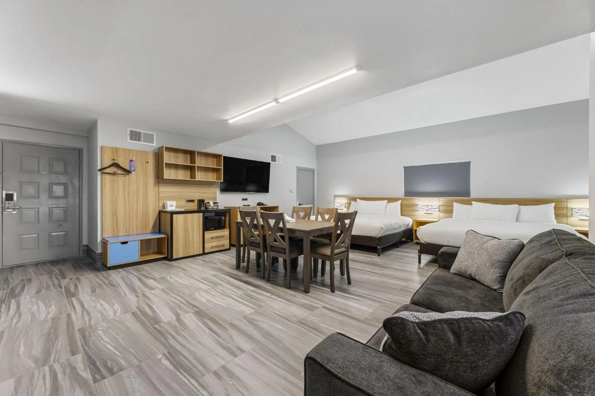 Days Inn & Suites by Wyndham Texas City