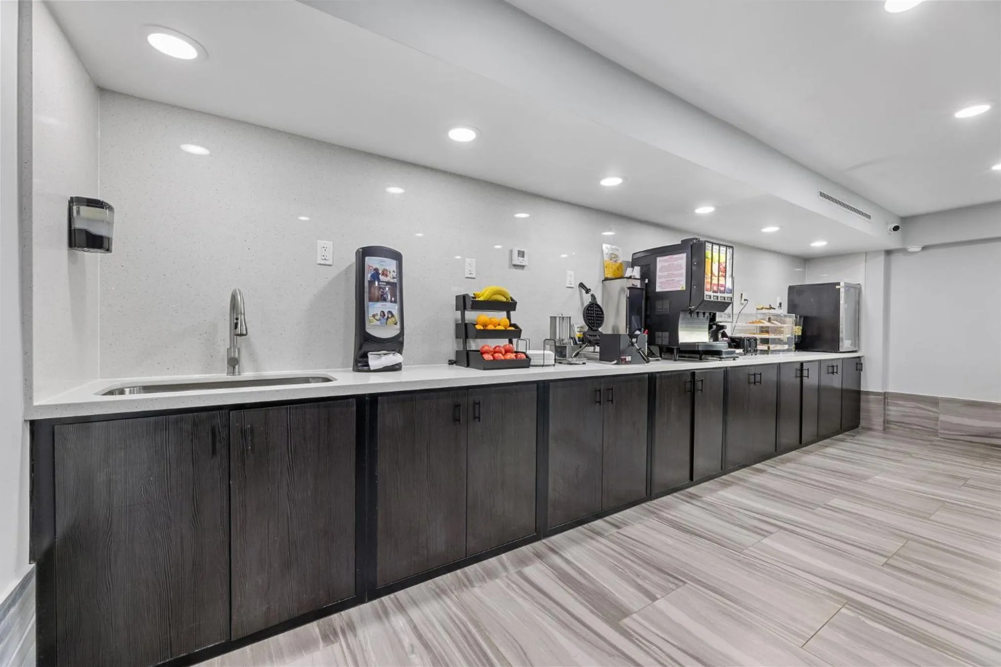 Breakfast in Days Inn & Suites by Wyndham Texas City