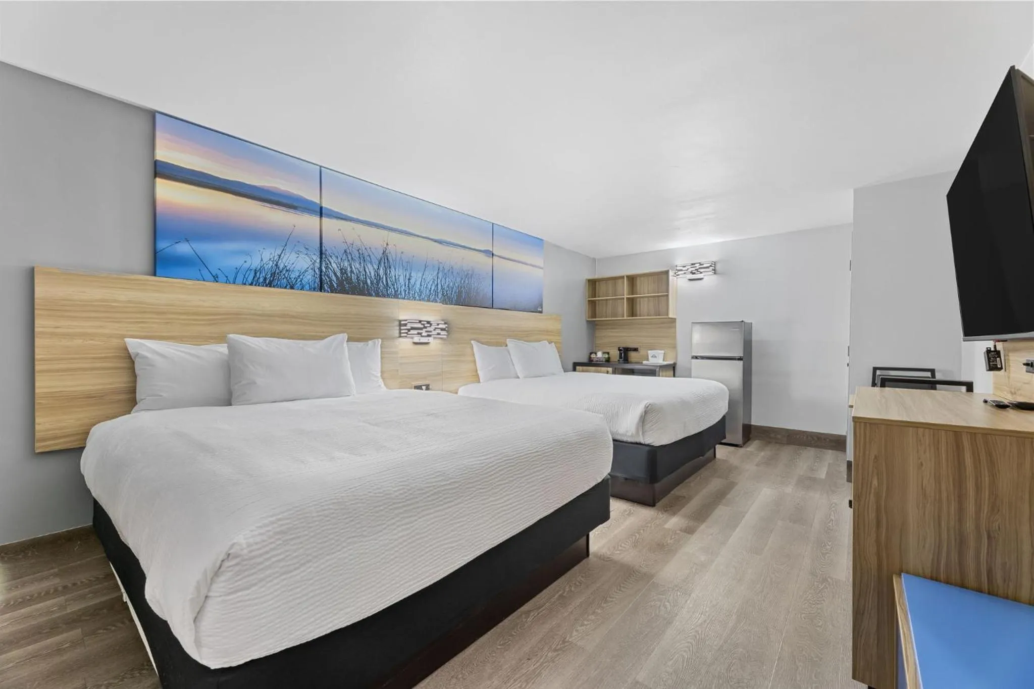 Bed in Days Inn & Suites by Wyndham Texas City