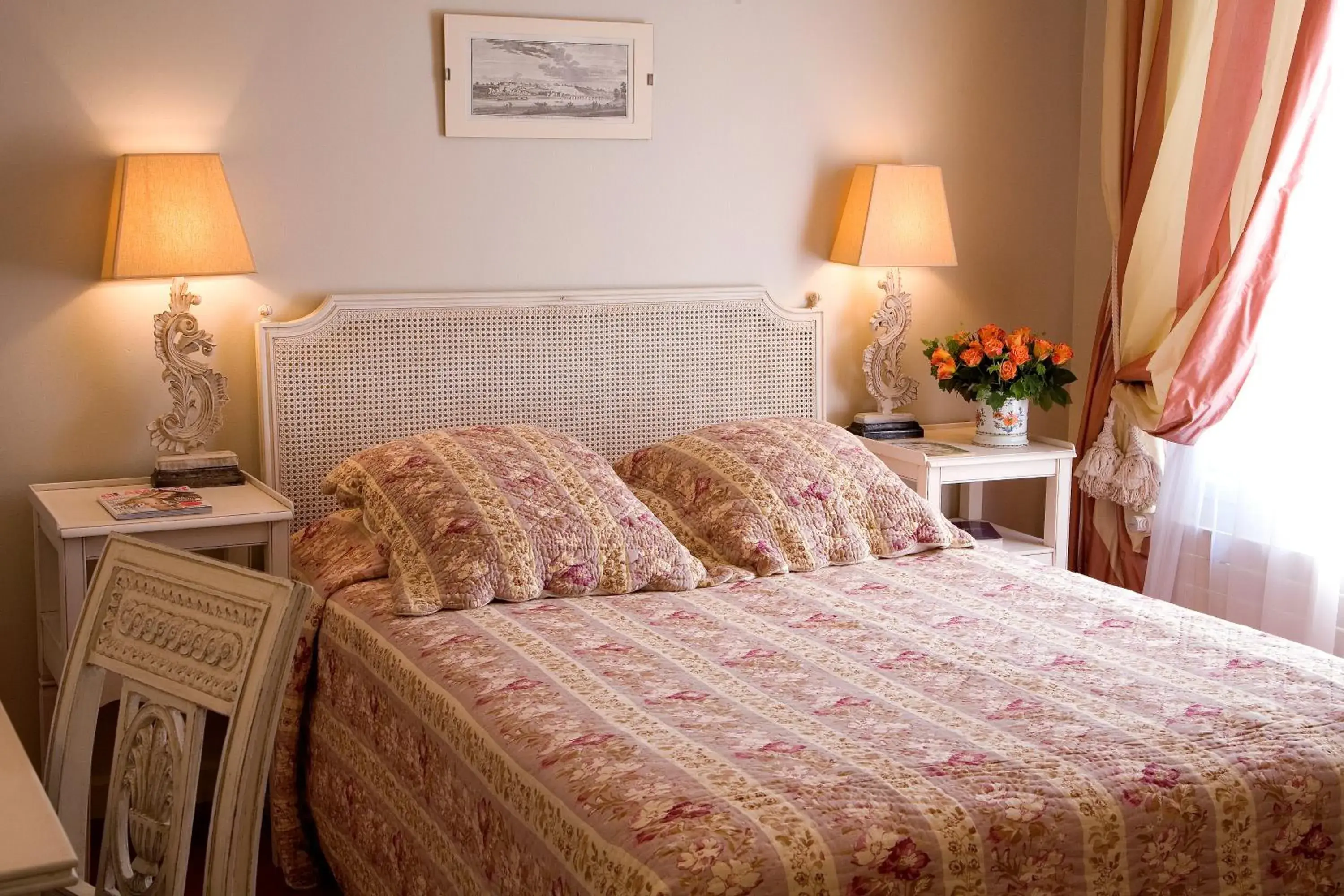 Bedroom, Bed in Pavillon Henri IV Hotel Restaurant Gastronomique Terrasse Bedroom, Bed in Pavillon Henri IV Hotel Restaurant Gastronomique Terrasse