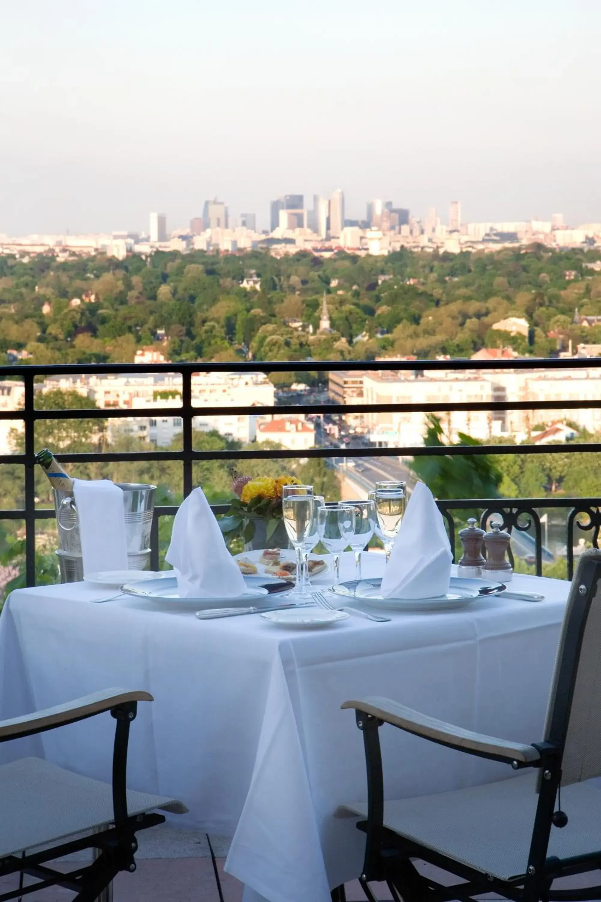 Patio in Pavillon Henri IV Hotel Restaurant Gastronomique Terrasse Patio in Pavillon Henri IV Hotel Restaurant Gastronomique Terrasse