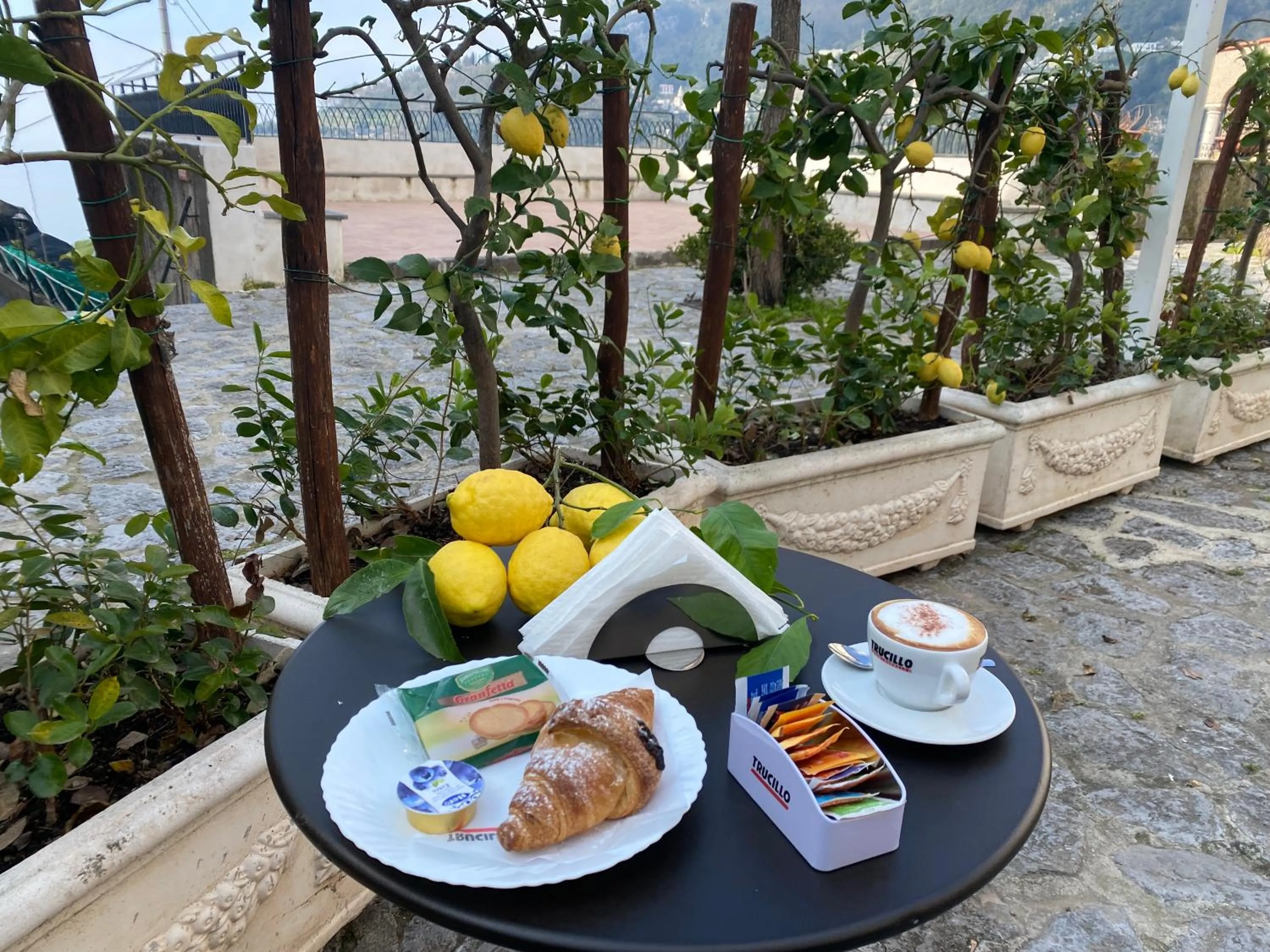 Breakfast in Dint'a Torre Bed and Breakfast