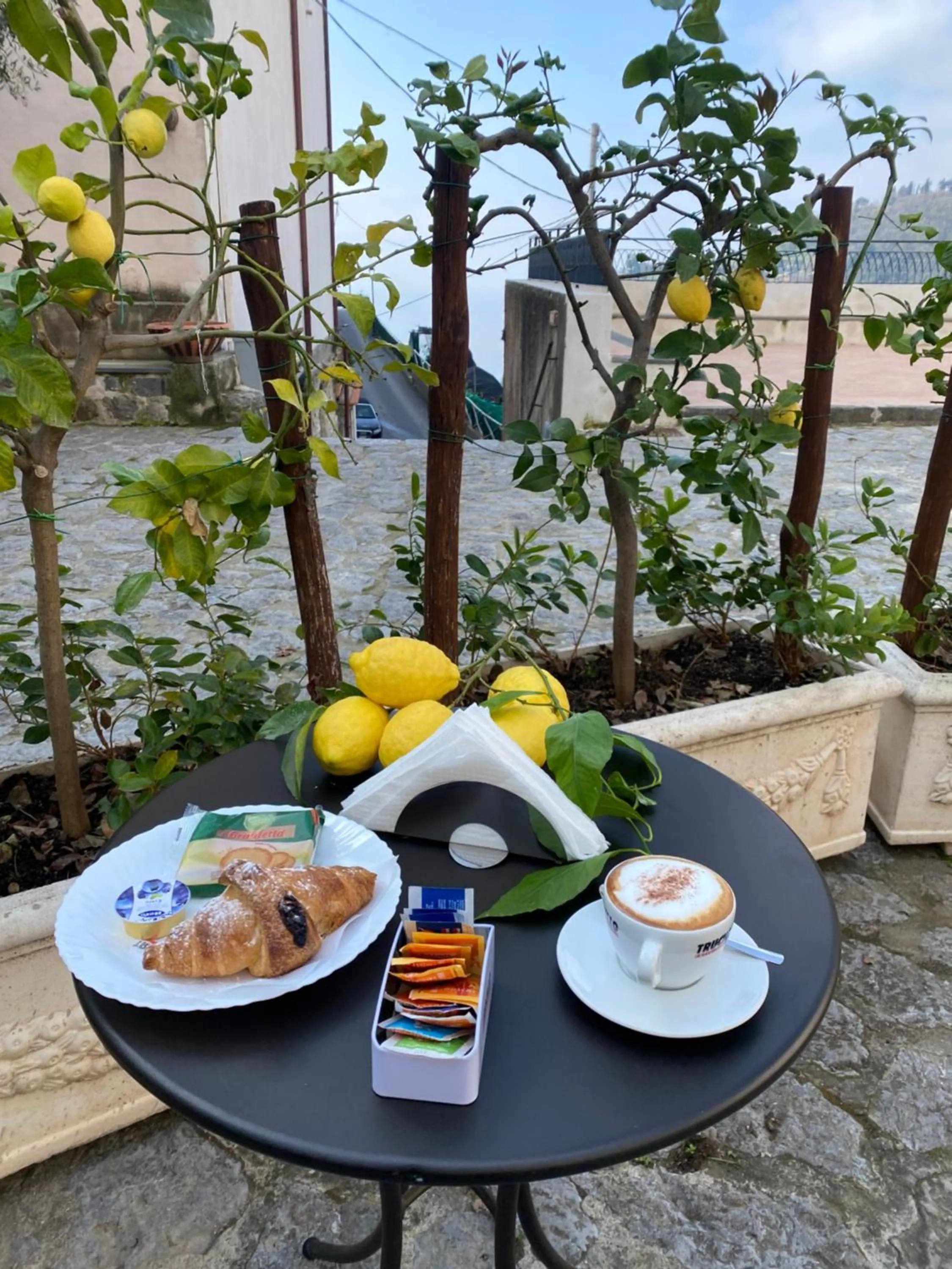 Breakfast in Dint'a Torre Bed and Breakfast