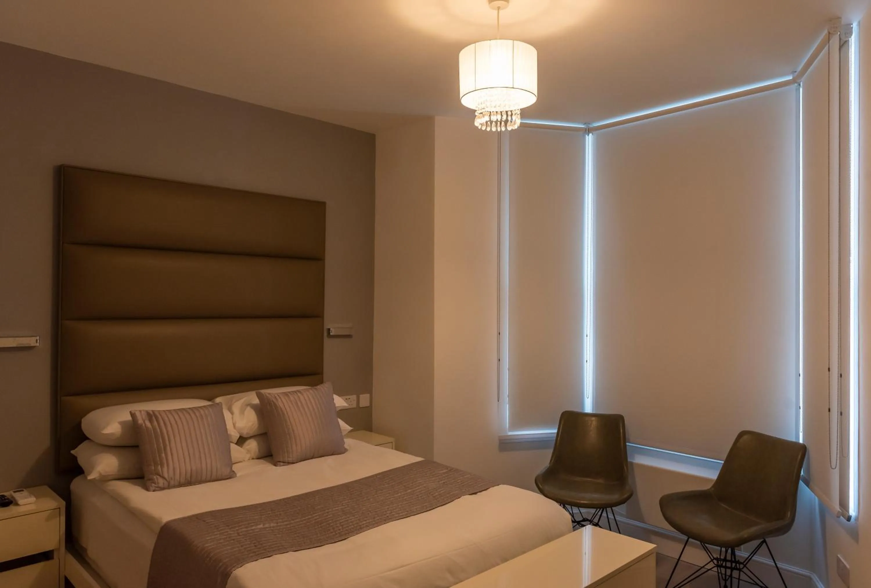 Photo of the whole room, Bed in Messina Studios