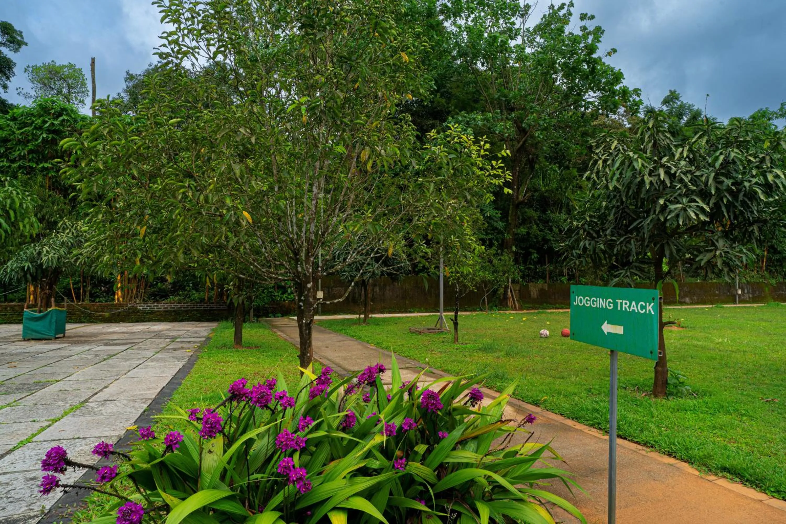 Garden in The Sanihara Hotel & Resort
