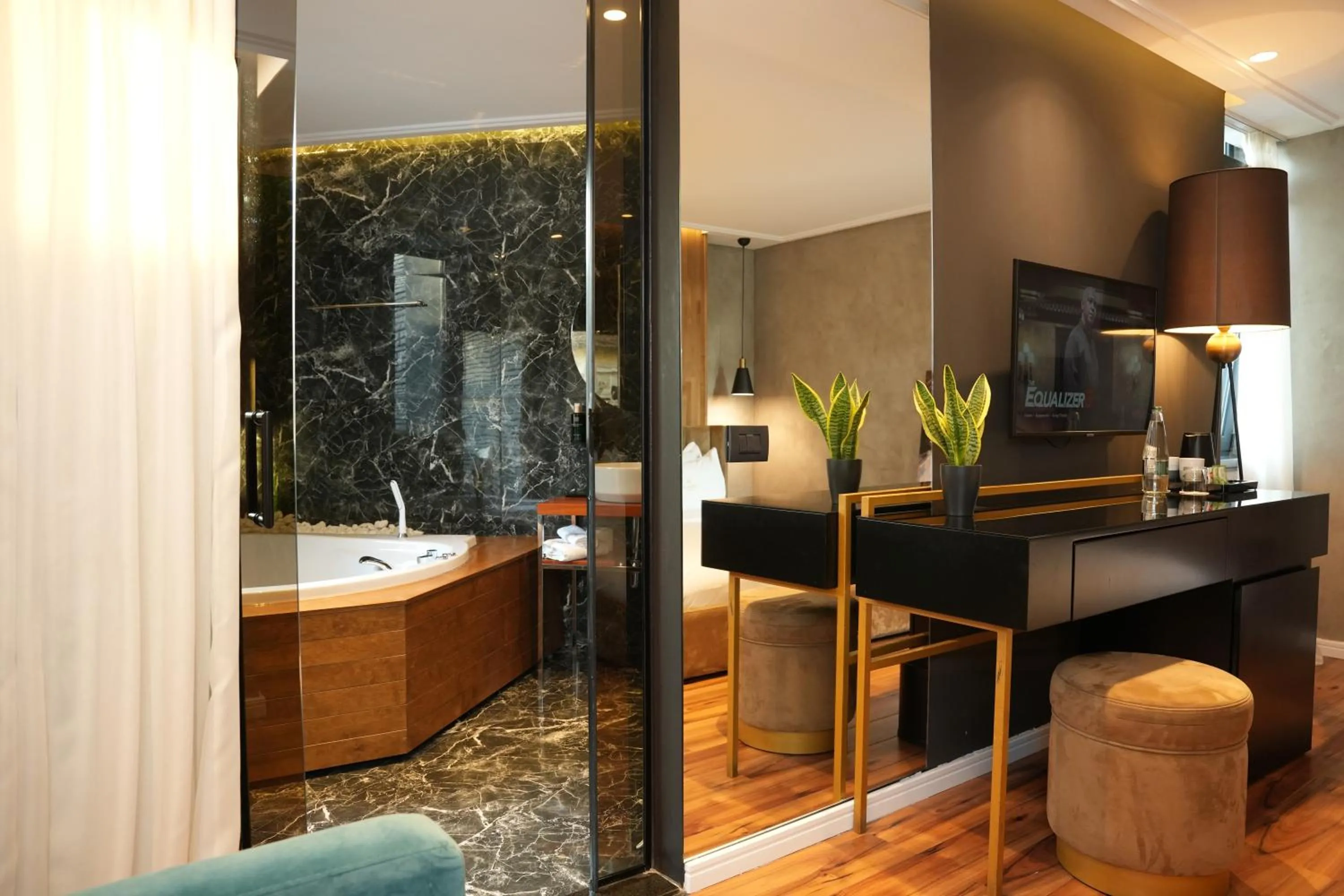 Bathroom in La Suite Boutique Hotel