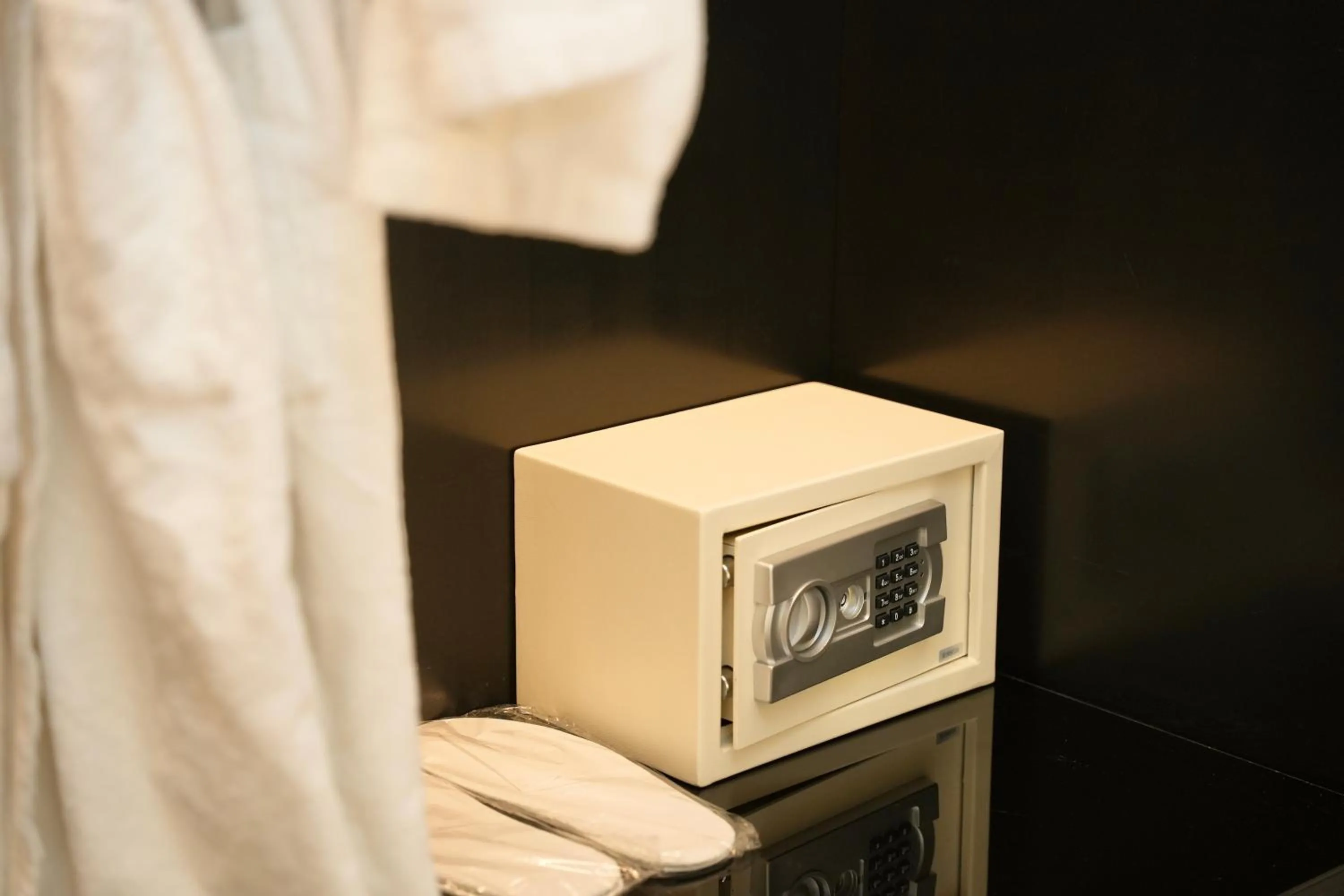 safe in La Suite Boutique Hotel