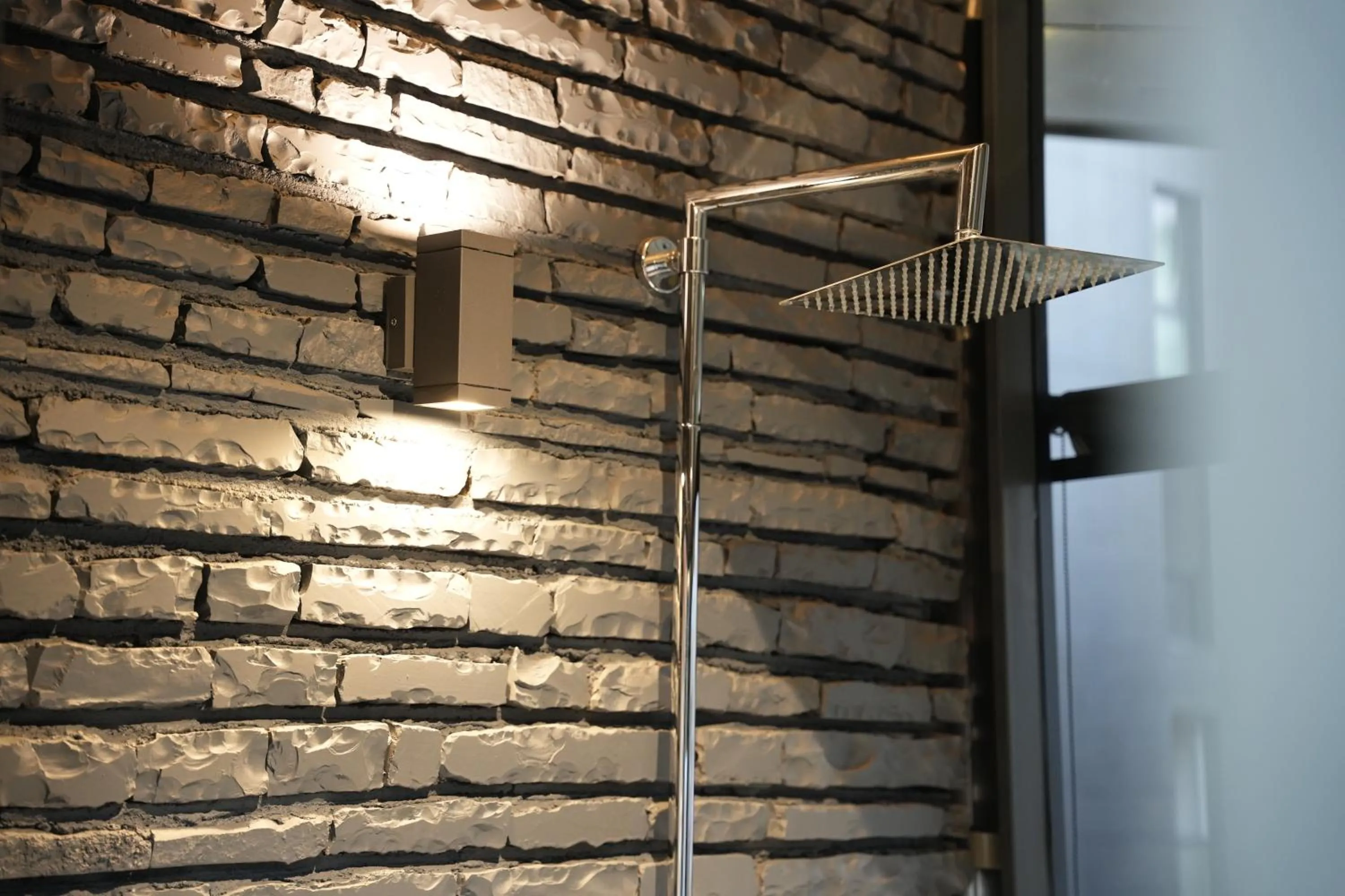 Shower in La Suite Boutique Hotel