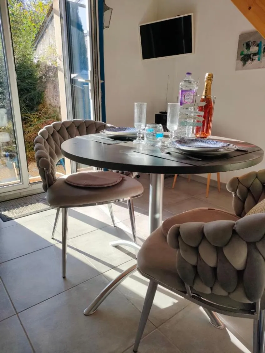 La Suite 27 bis, maison indépendante avec terrasse, proche gare et centre