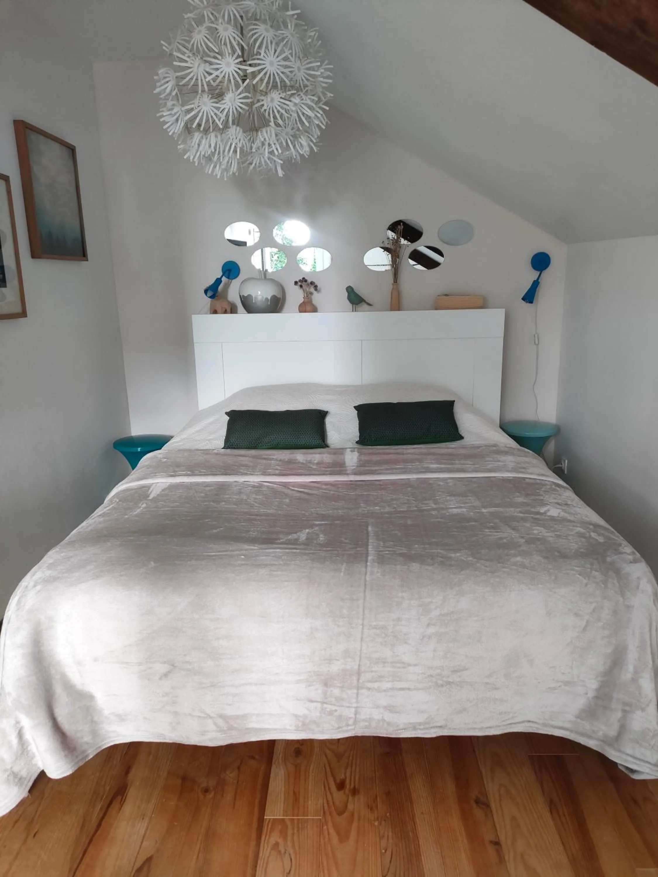 Bed in La Suite 27 bis, maison indépendante avec terrasse, proche gare et centre