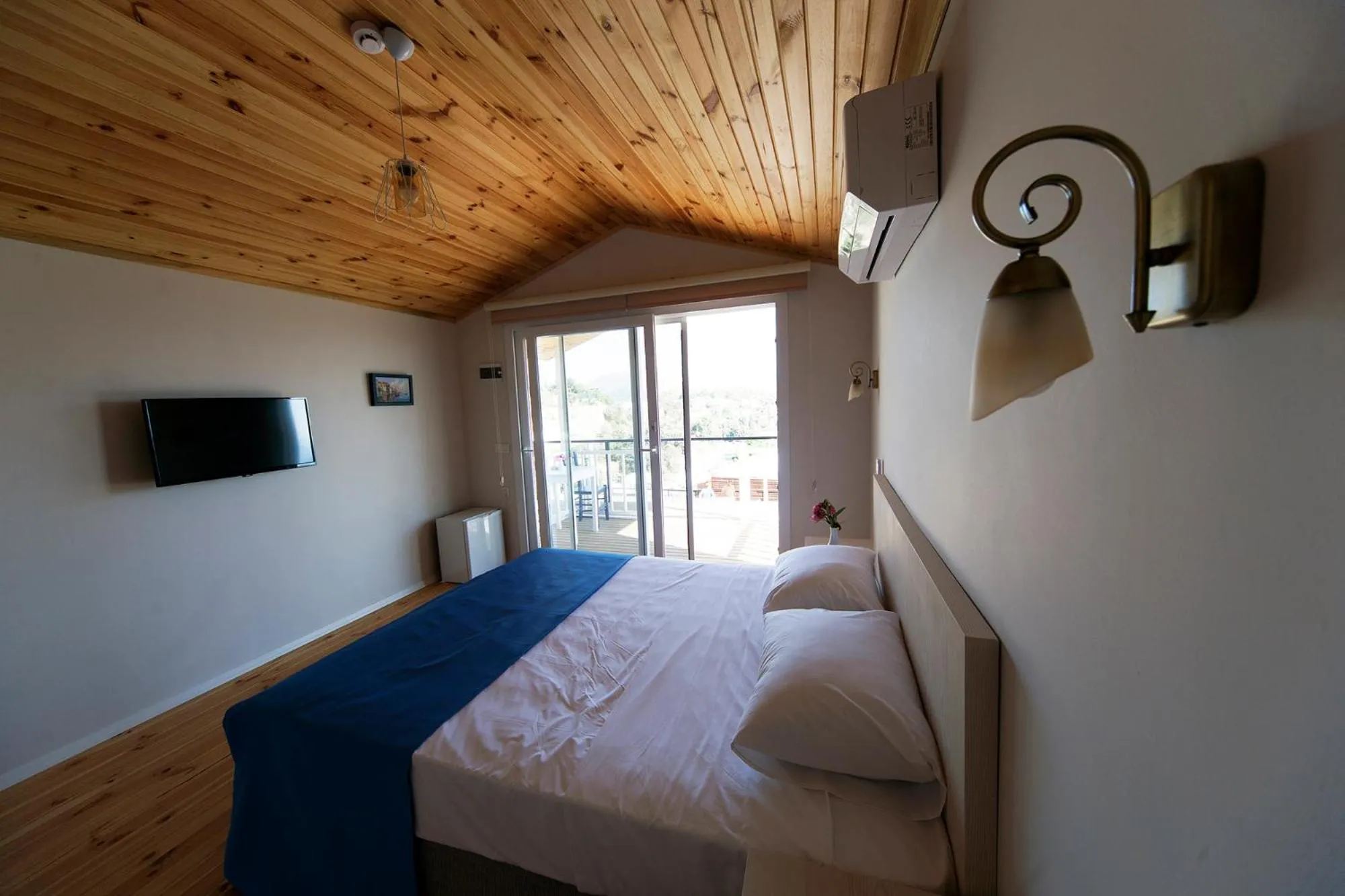 Bed in Metins Gümüşlük