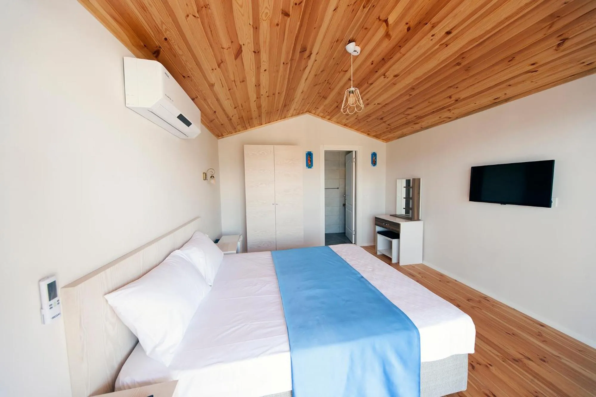 Bed in Metins Gümüşlük