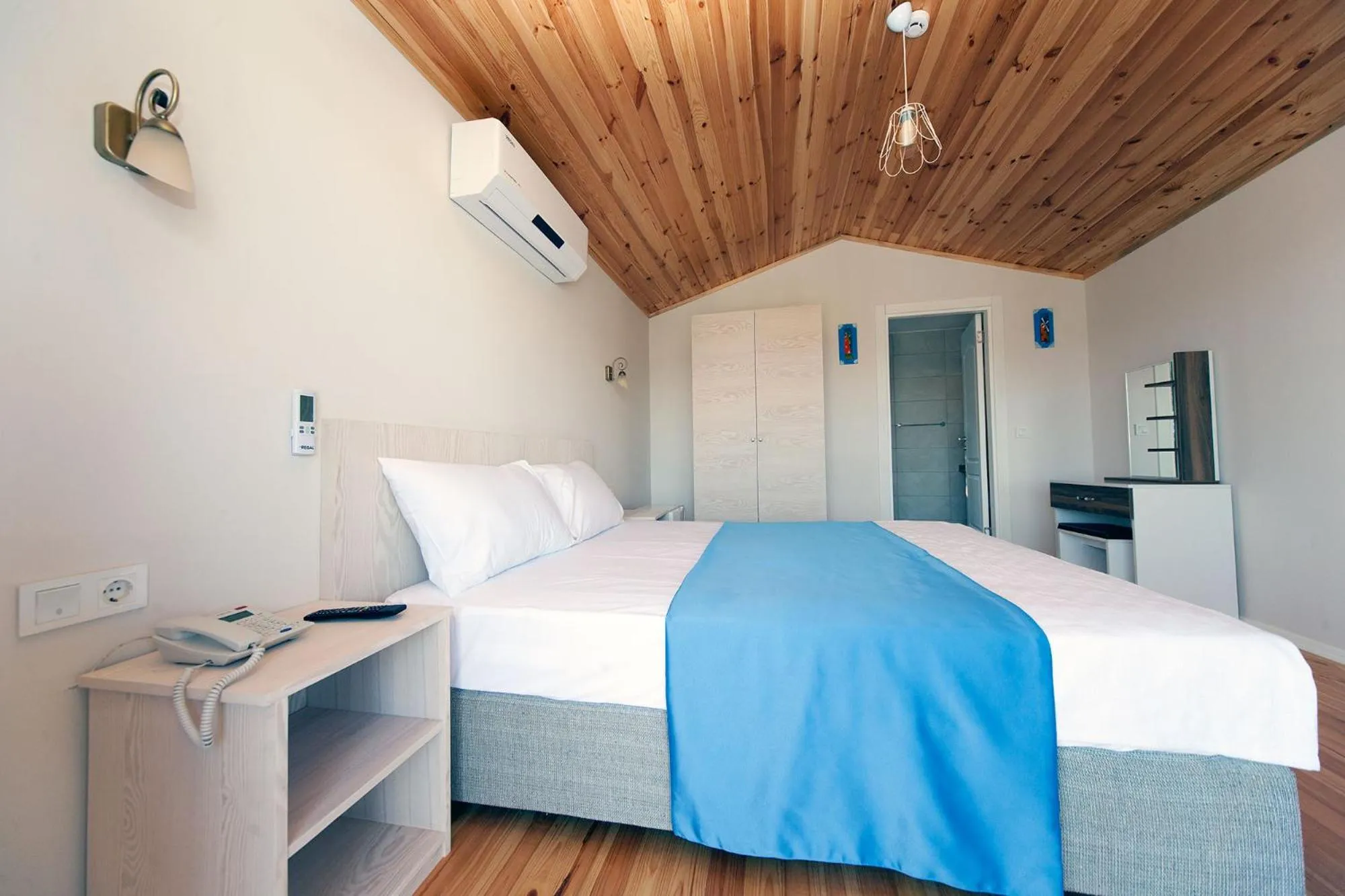 Bed in Metins Gümüşlük