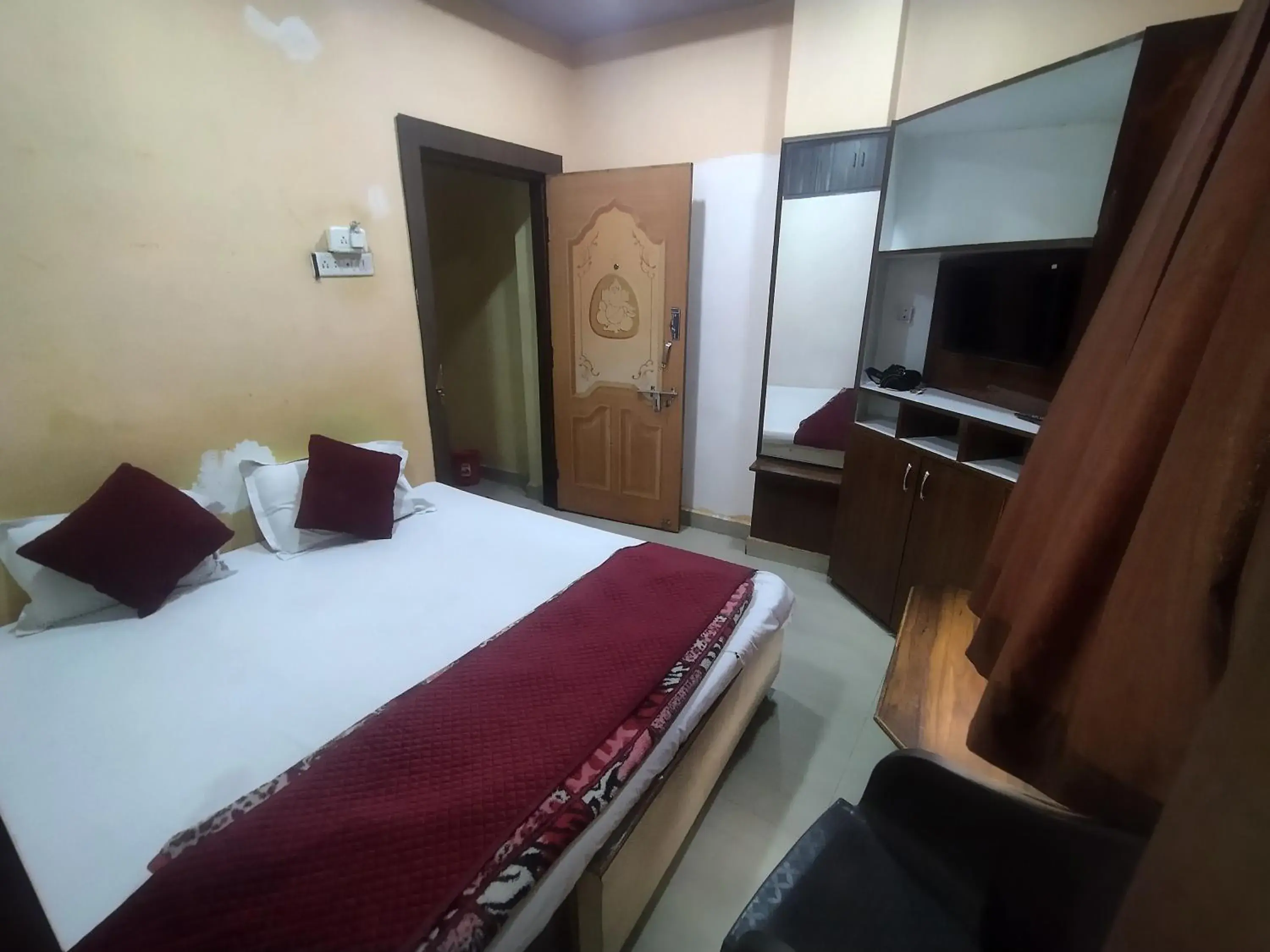 TV and multimedia in Hotel Thakur Ji TV and multimedia in Hotel Thakur Ji