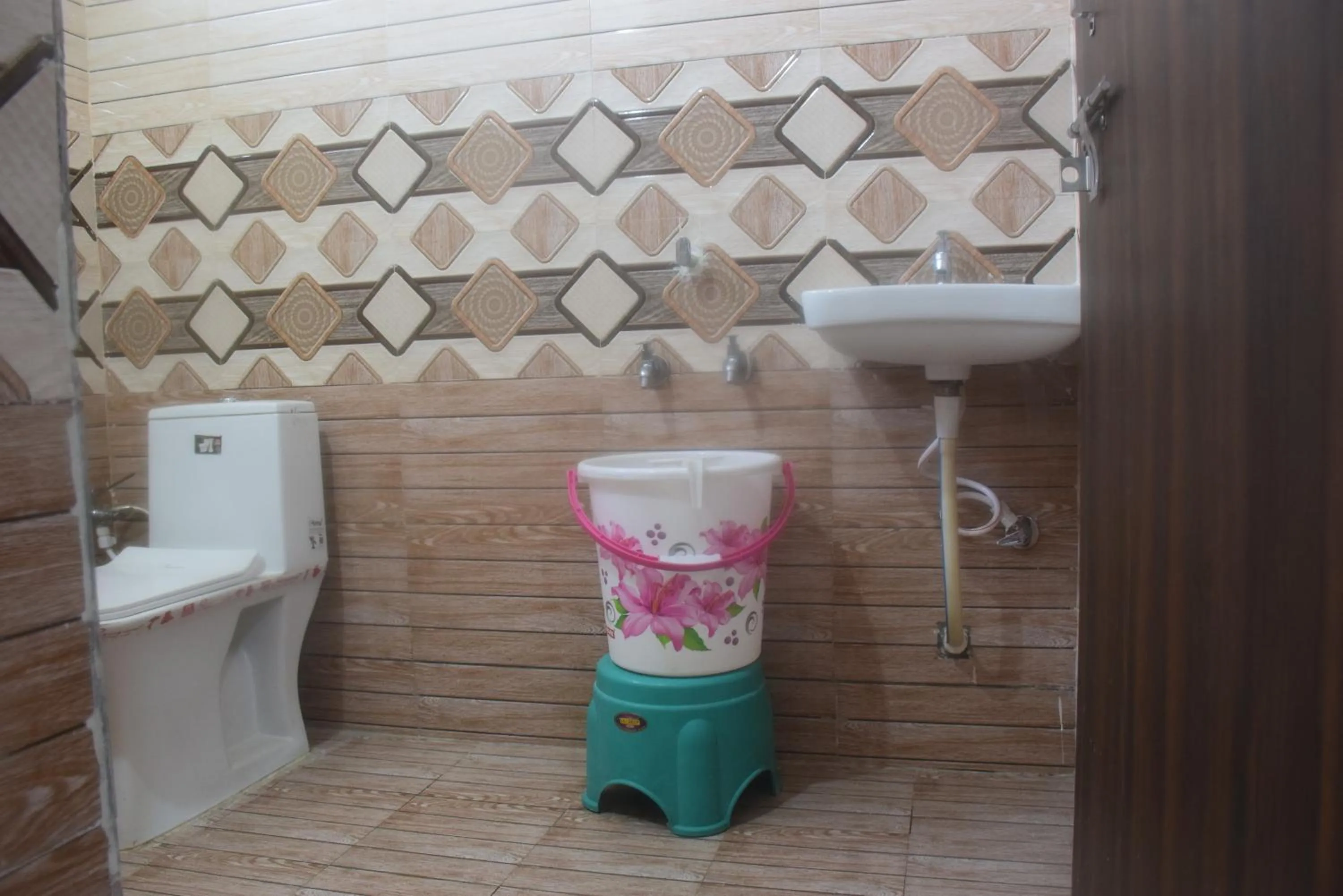 Toilet in Hotel Thakur Ji