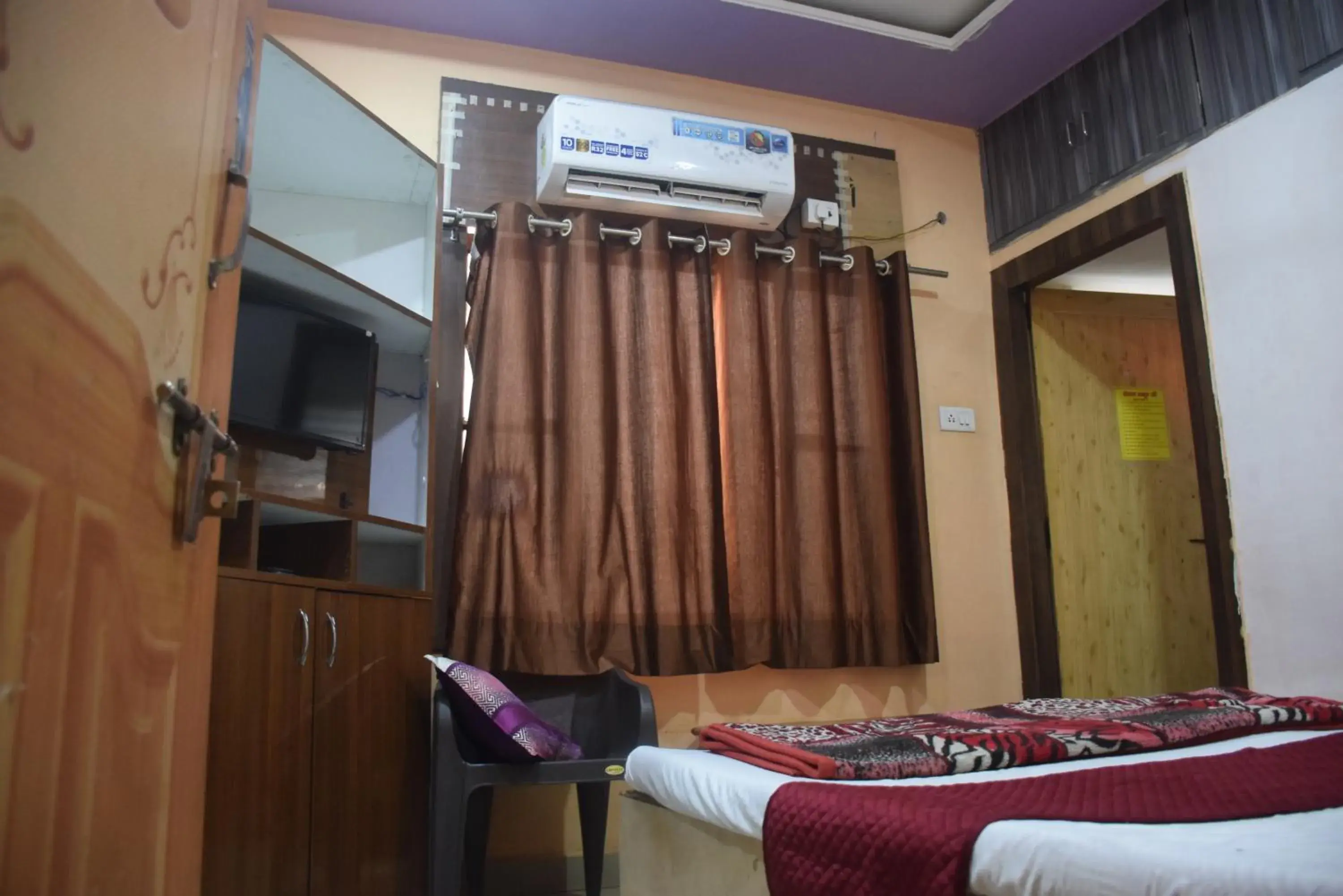 Photo of the whole room in Hotel Thakur Ji Photo of the whole room in Hotel Thakur Ji