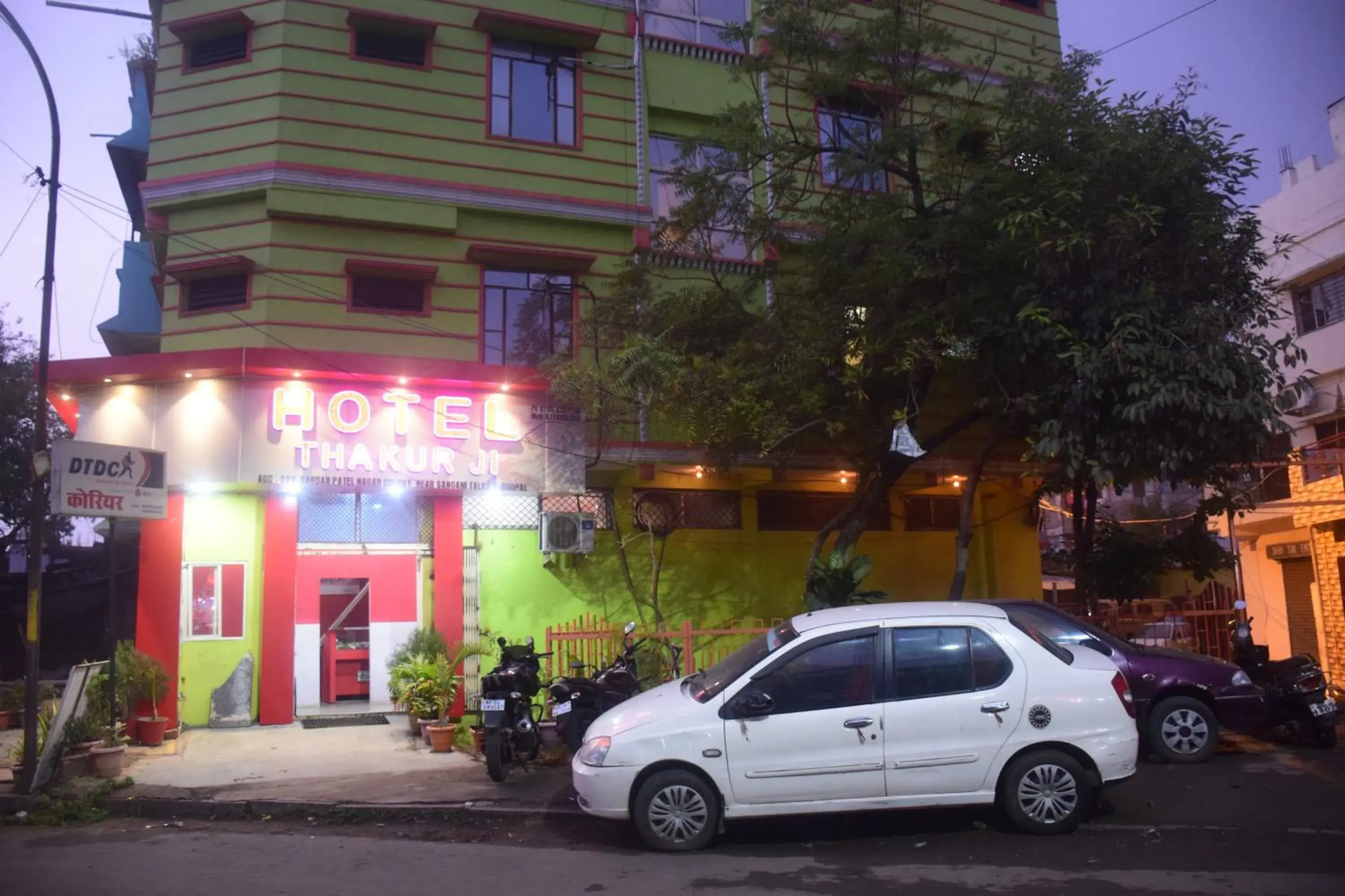 Property building in Hotel Thakur Ji Property building in Hotel Thakur Ji