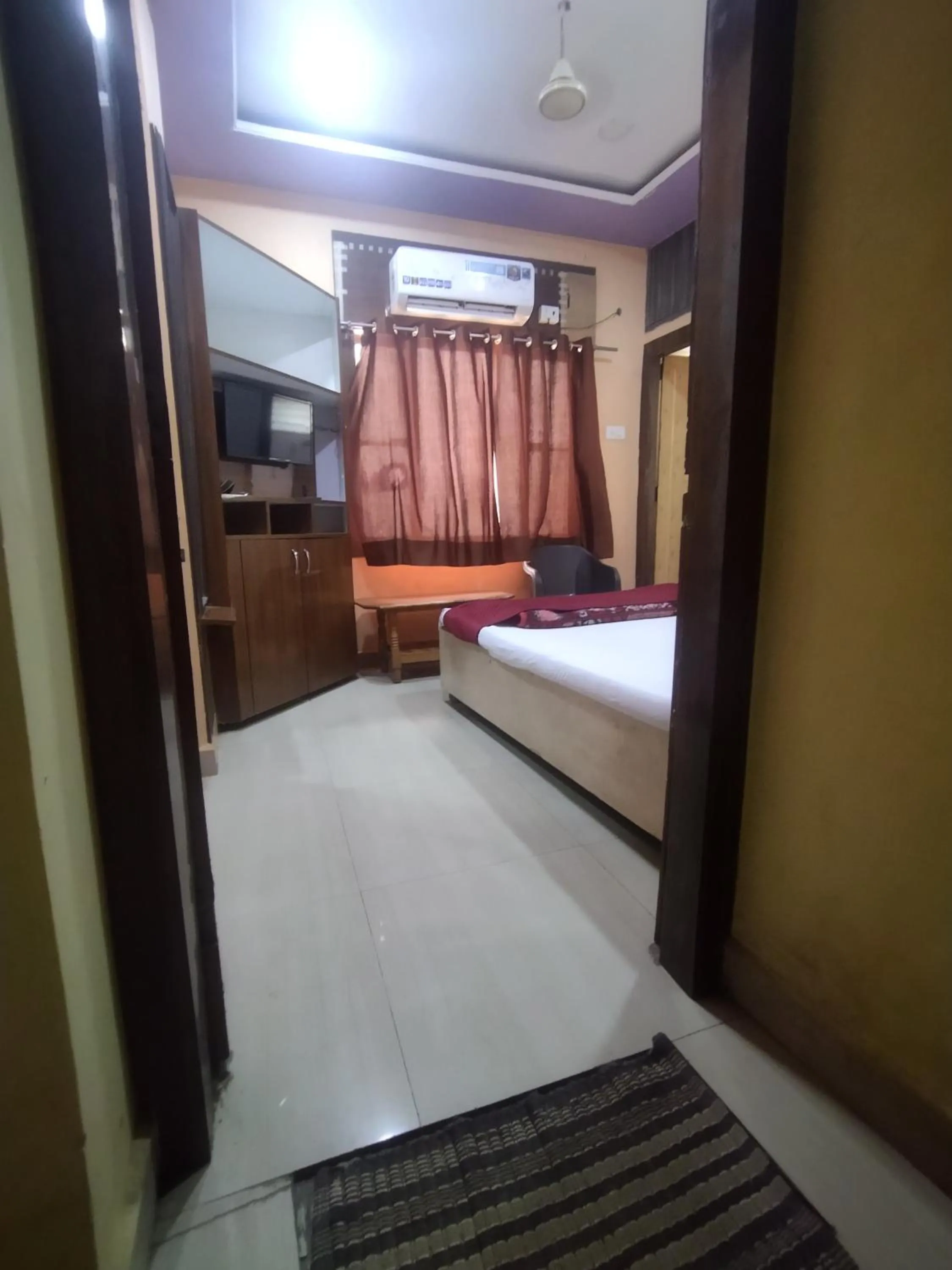 Photo of the whole room in Hotel Thakur Ji