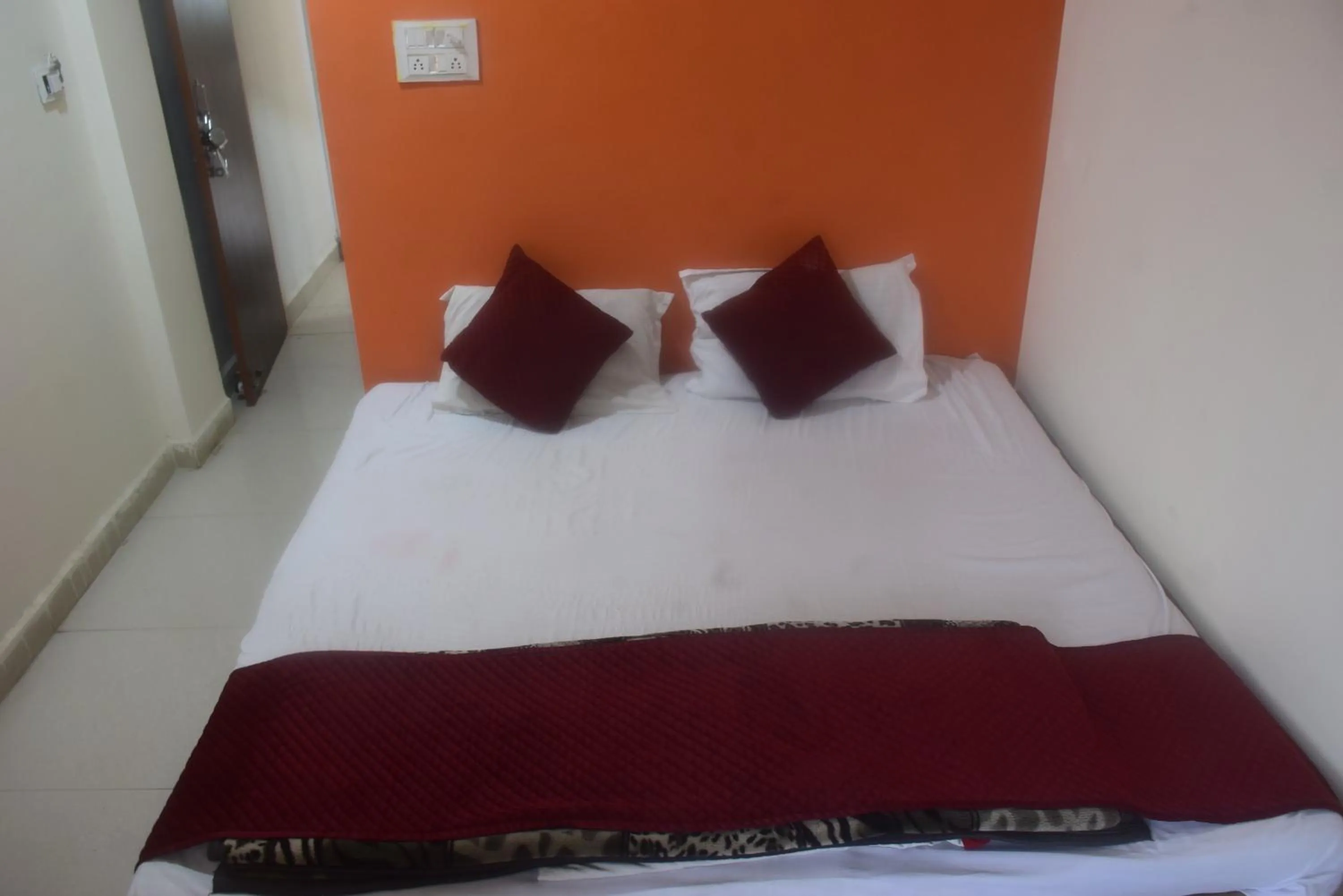 Bed in Hotel Thakur Ji