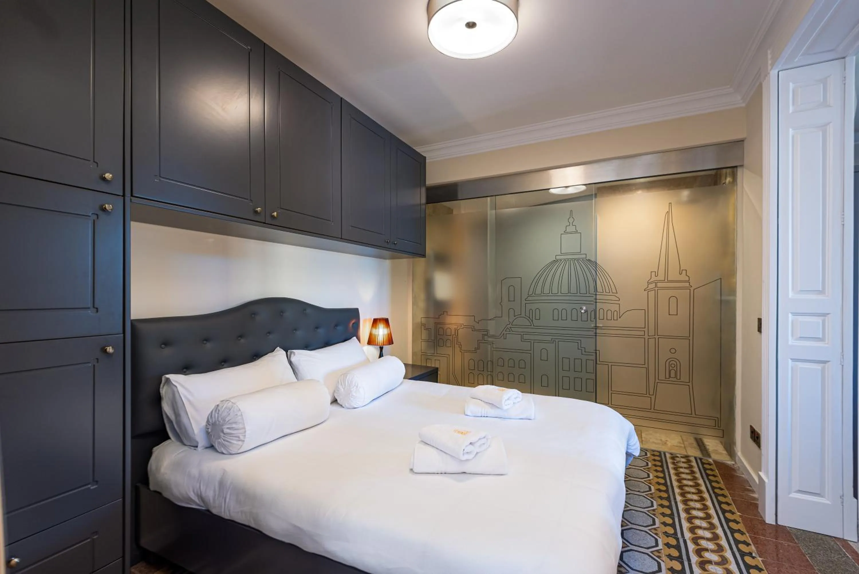 Bed in Independence MALTA APARTMENTS