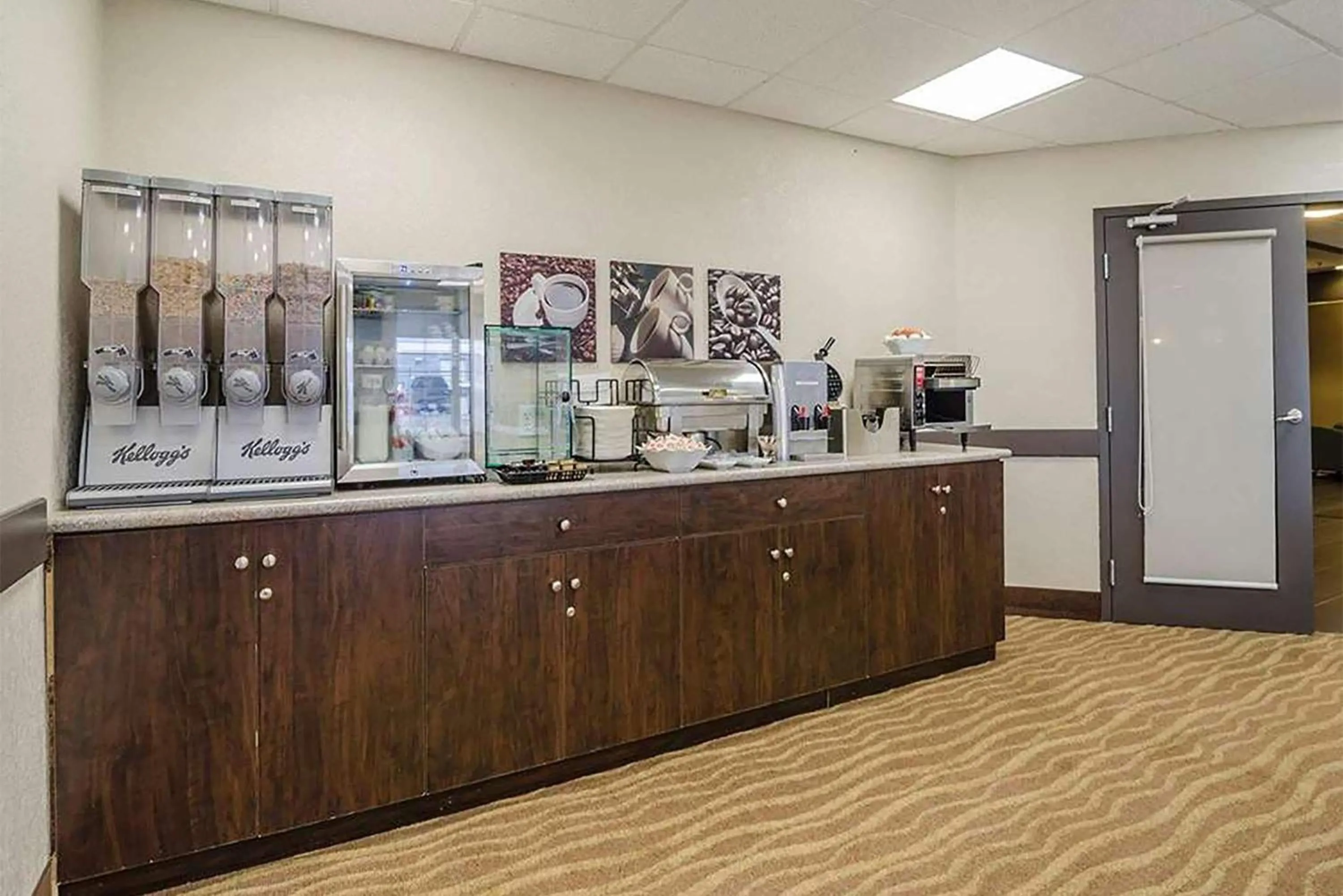 Breakfast in Travelodge Suites by Wyndham Estevan