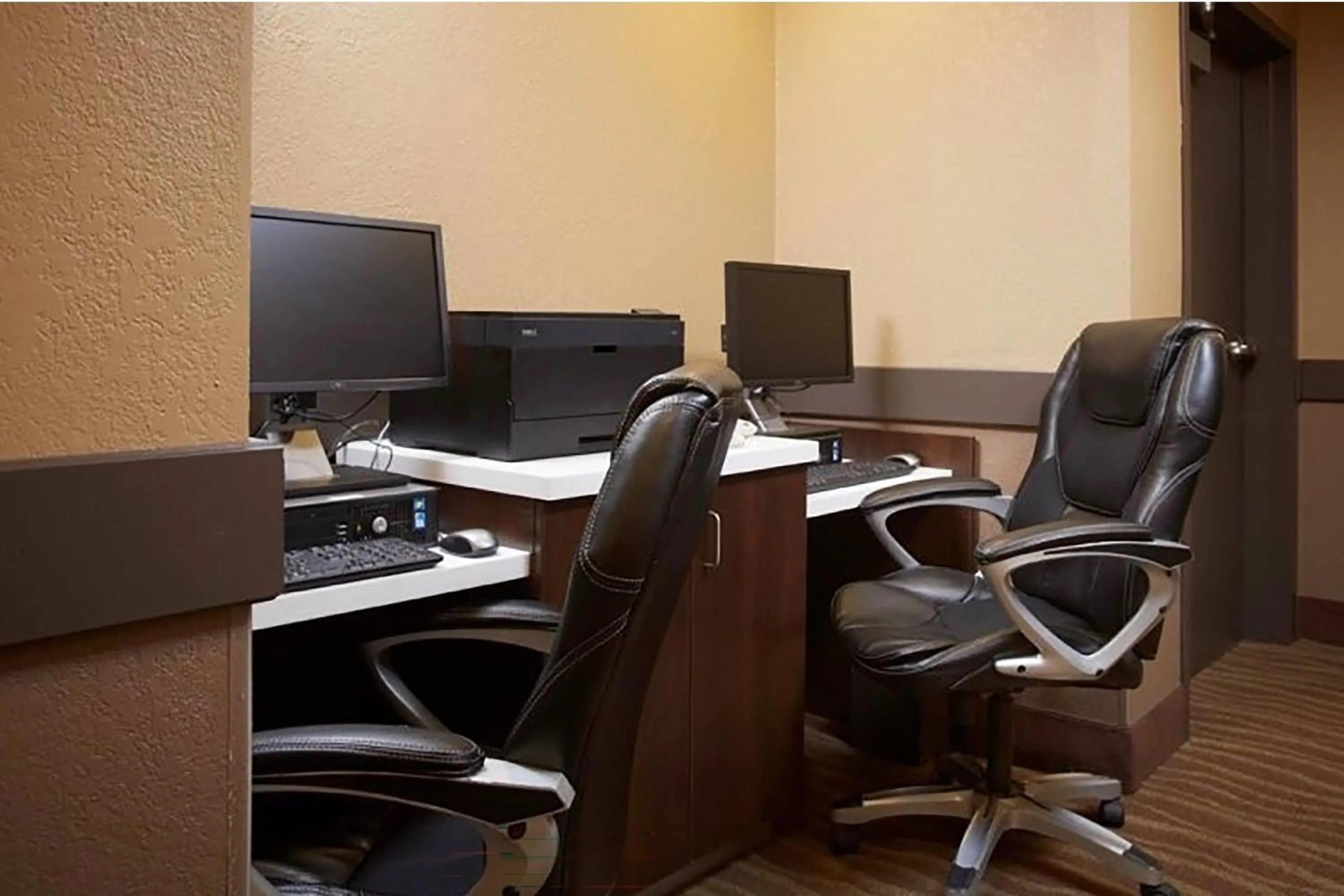 Business facilities in Travelodge Suites by Wyndham Estevan