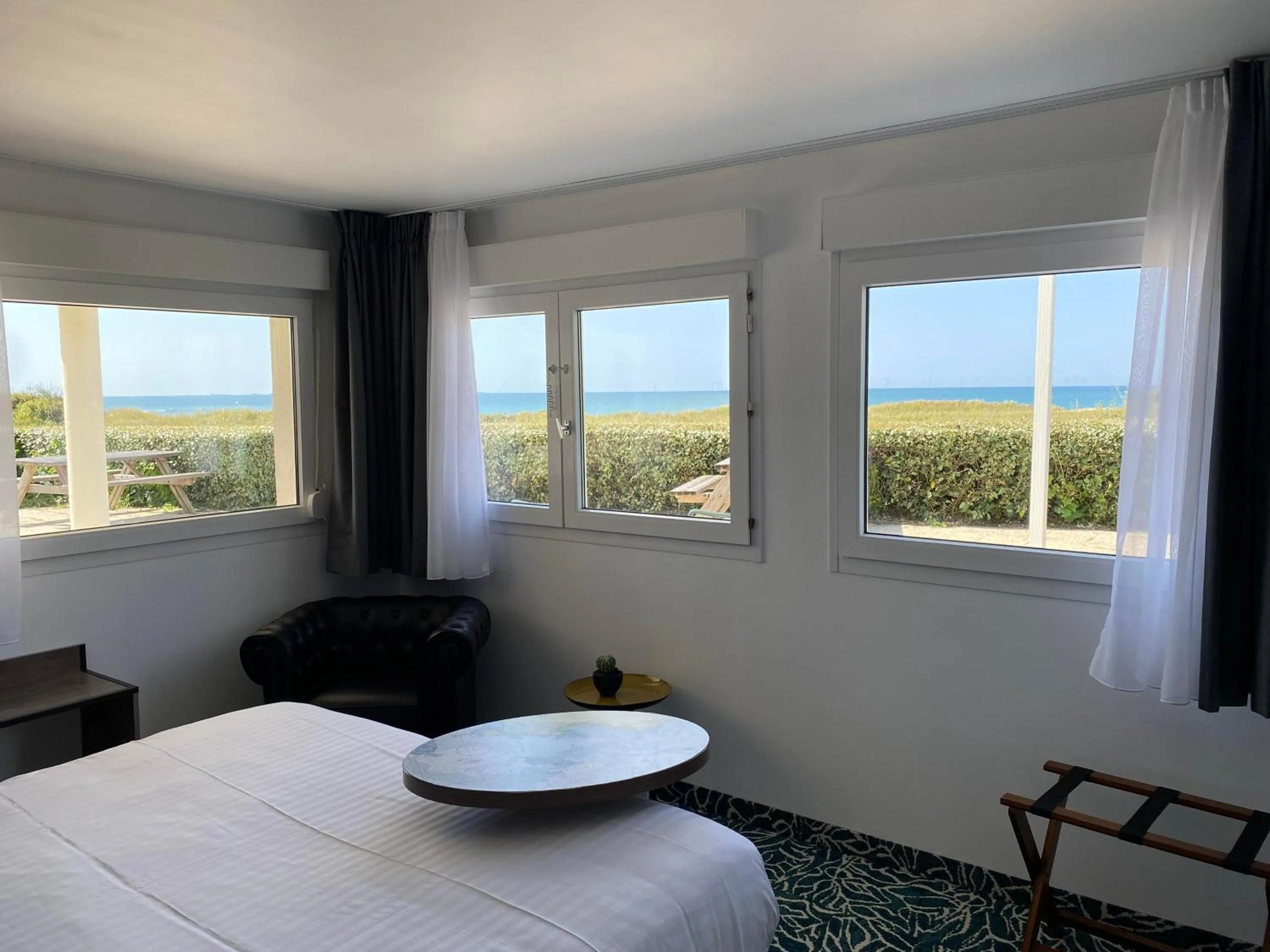 Bedroom, Bed in Hôtel Le Lichen De La Mer