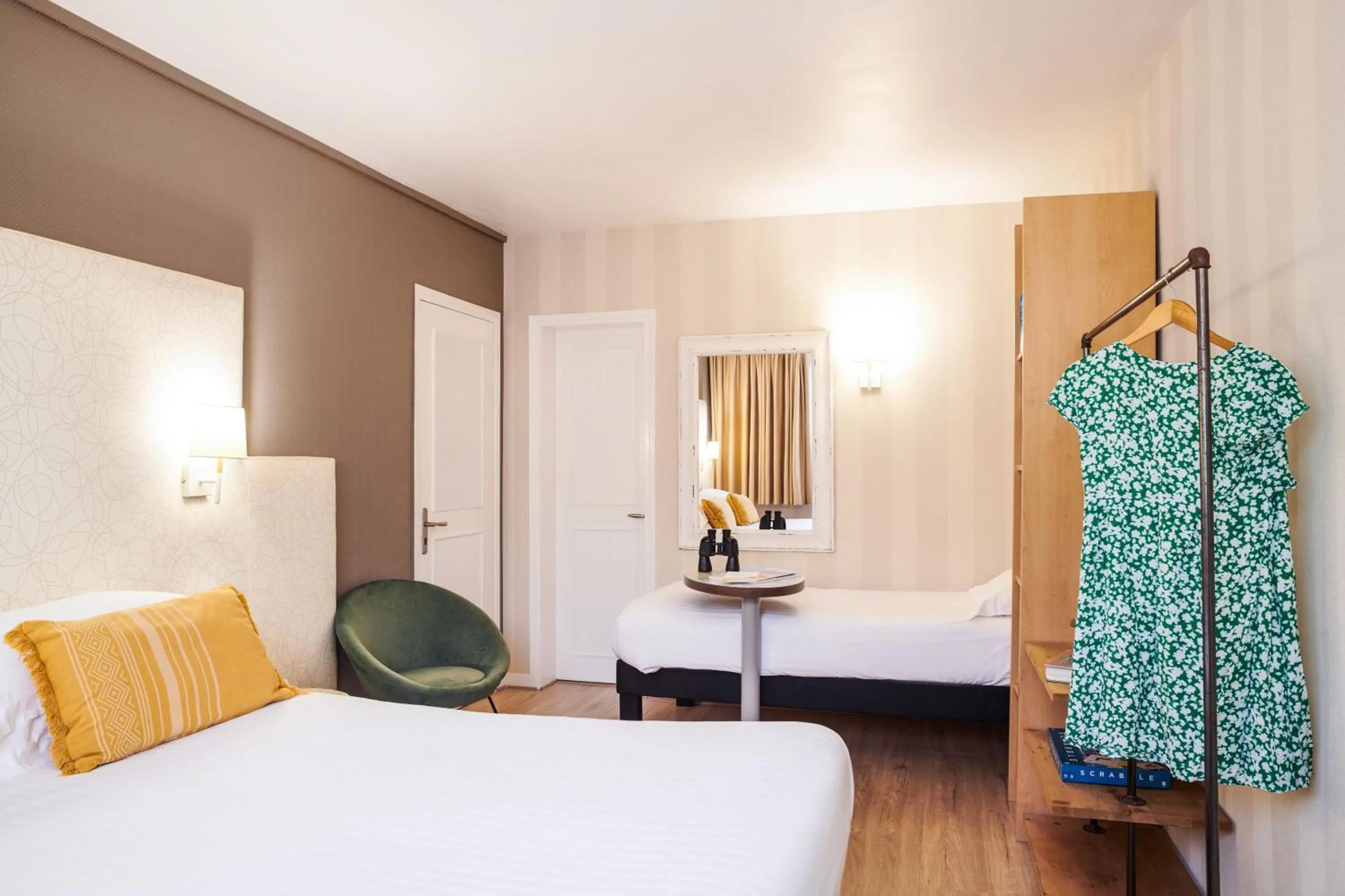 Bedroom, Bed in Hôtel Le Lichen De La Mer