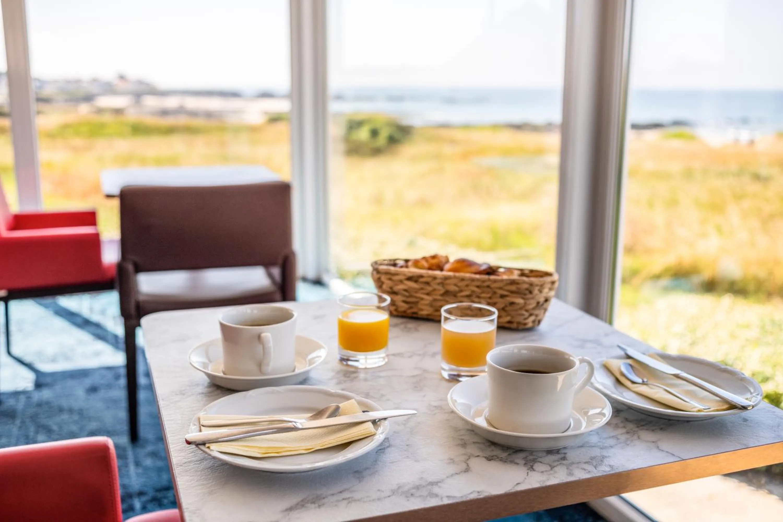 Breakfast in Hôtel Le Lichen De La Mer