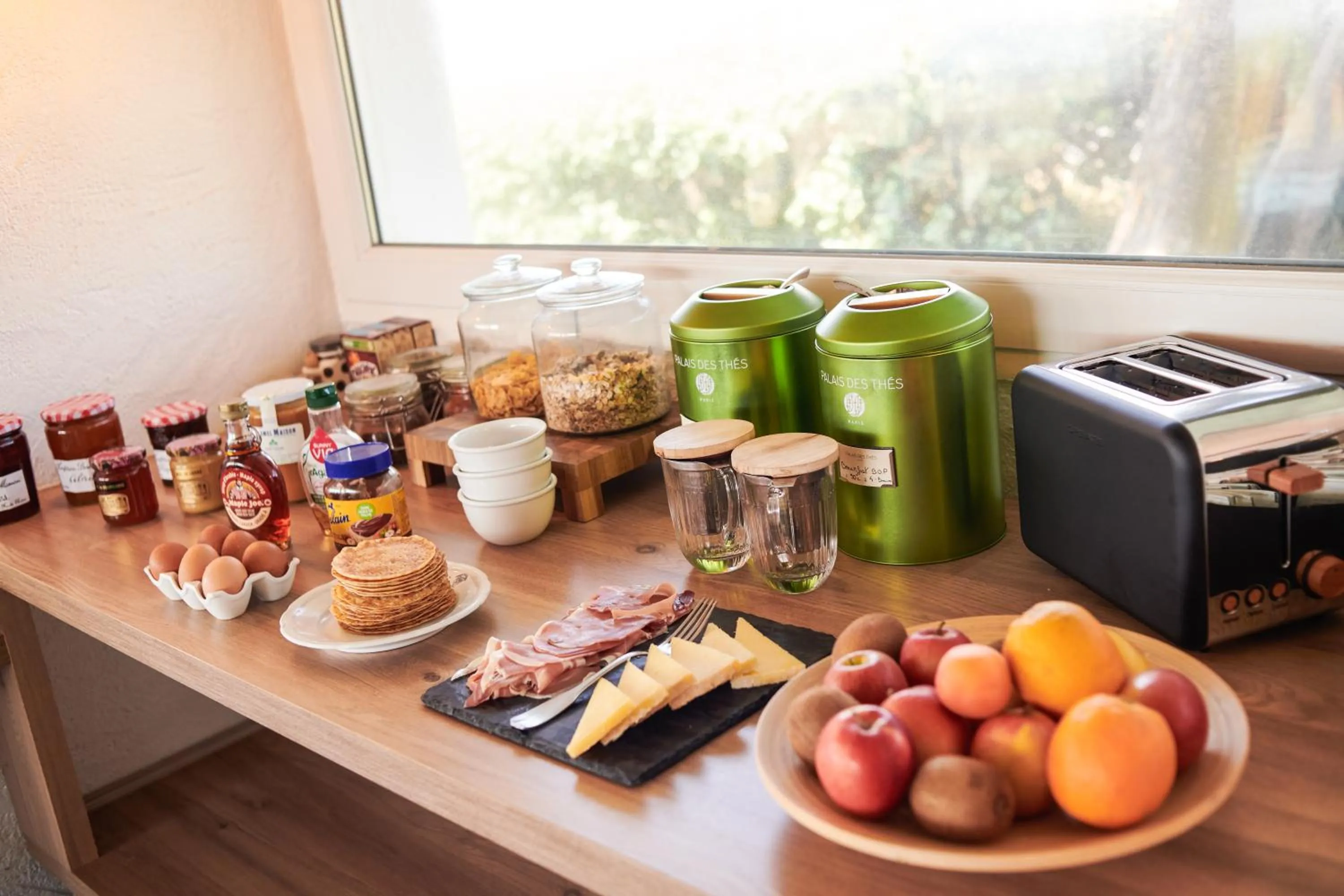 Breakfast in Hôtel Le Lichen De La Mer