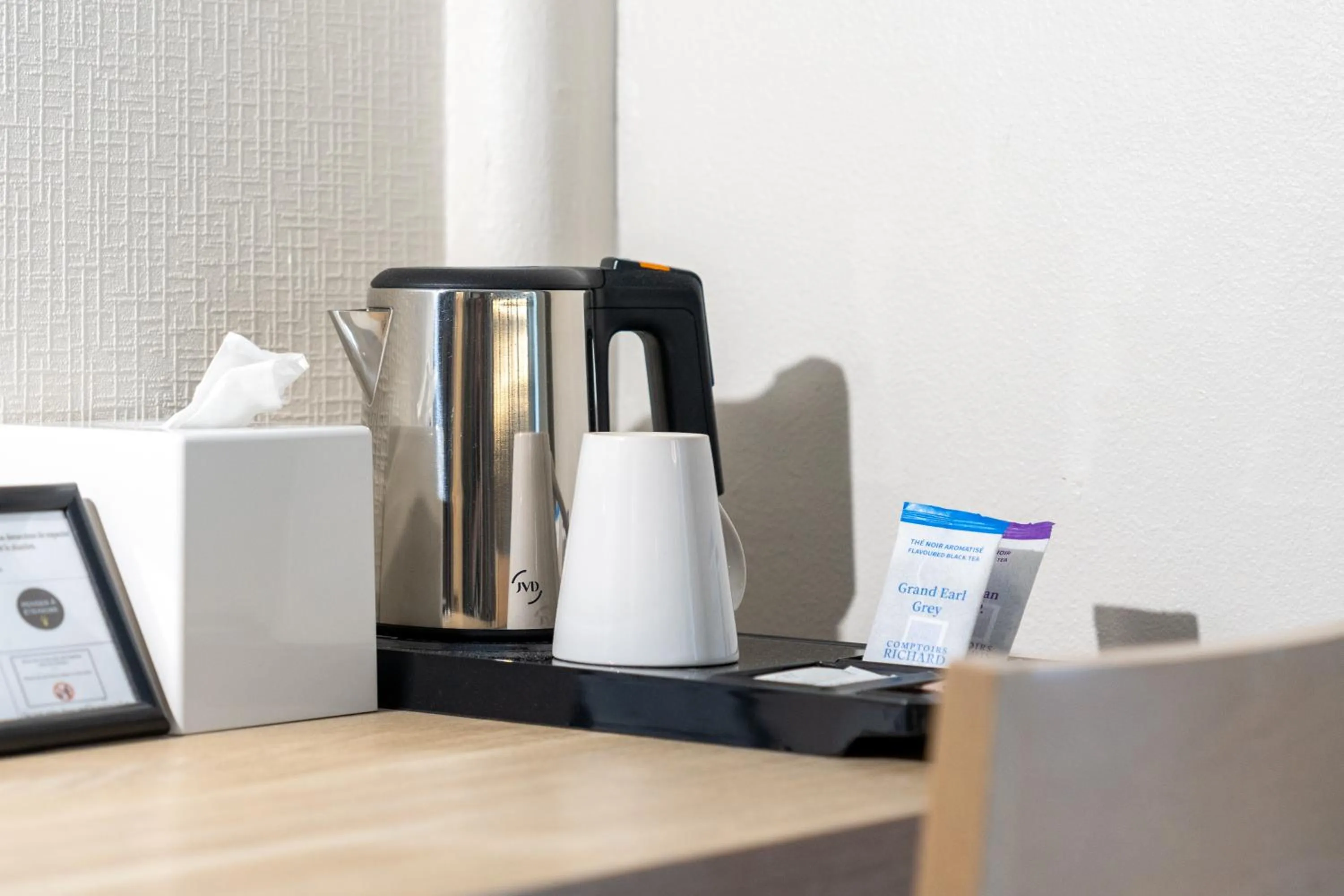 Coffee/tea facilities in The Originals City, Hôtel Les Océanes, Lorient