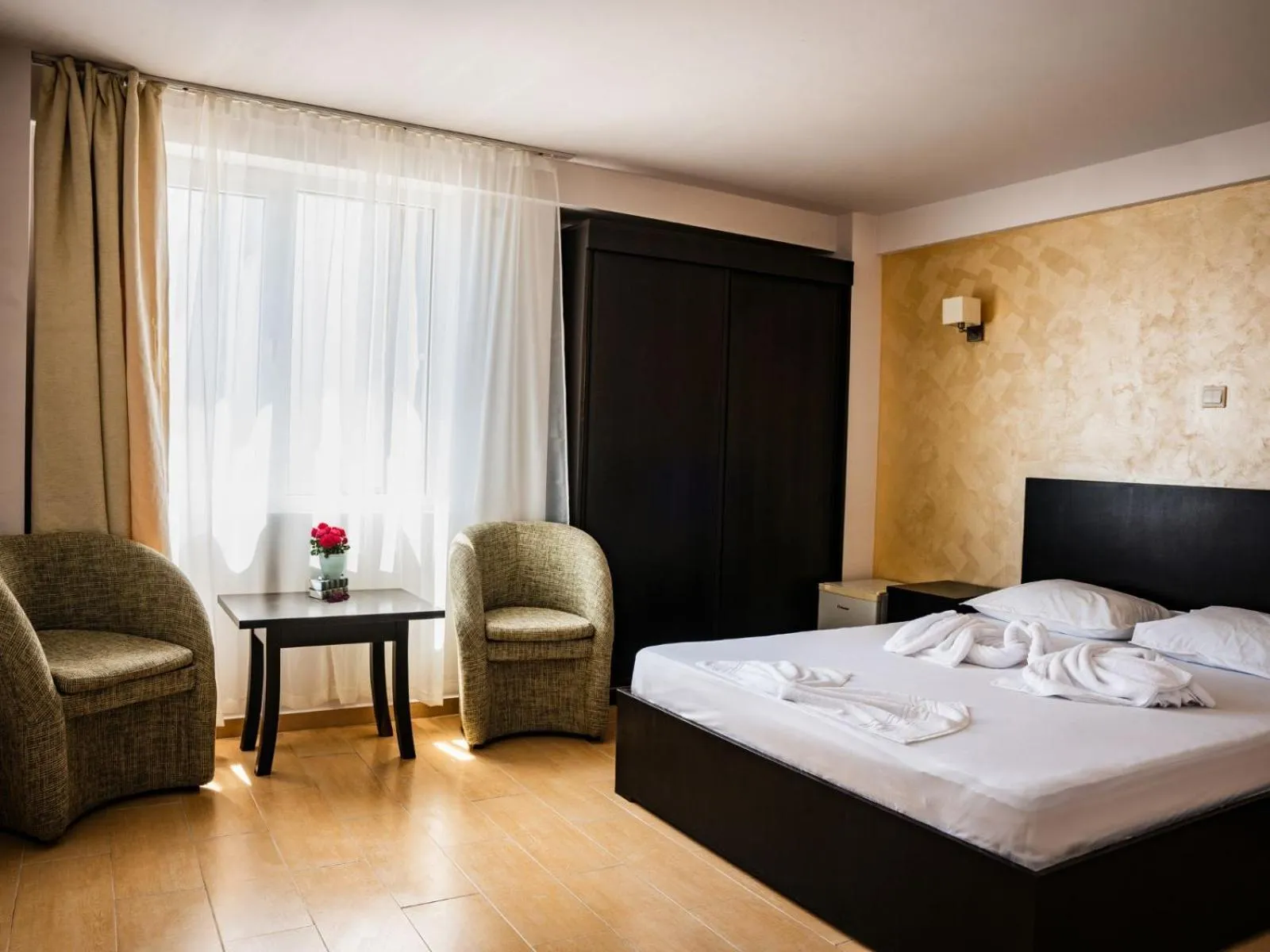 Photo of the whole room, Bed in Complex Vraja Mării Costinești